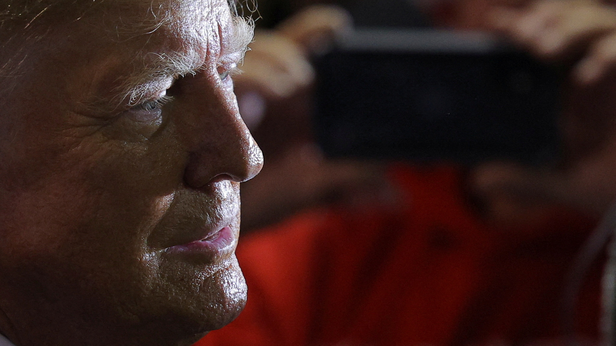FILE PHOTO: Former U.S. President and Republican presidential candidate Donald Trump attends a campaign event in Manchester, New Hampshire, U.S., April 27, 2023. REUTERS/Brian Snyder/File Photo