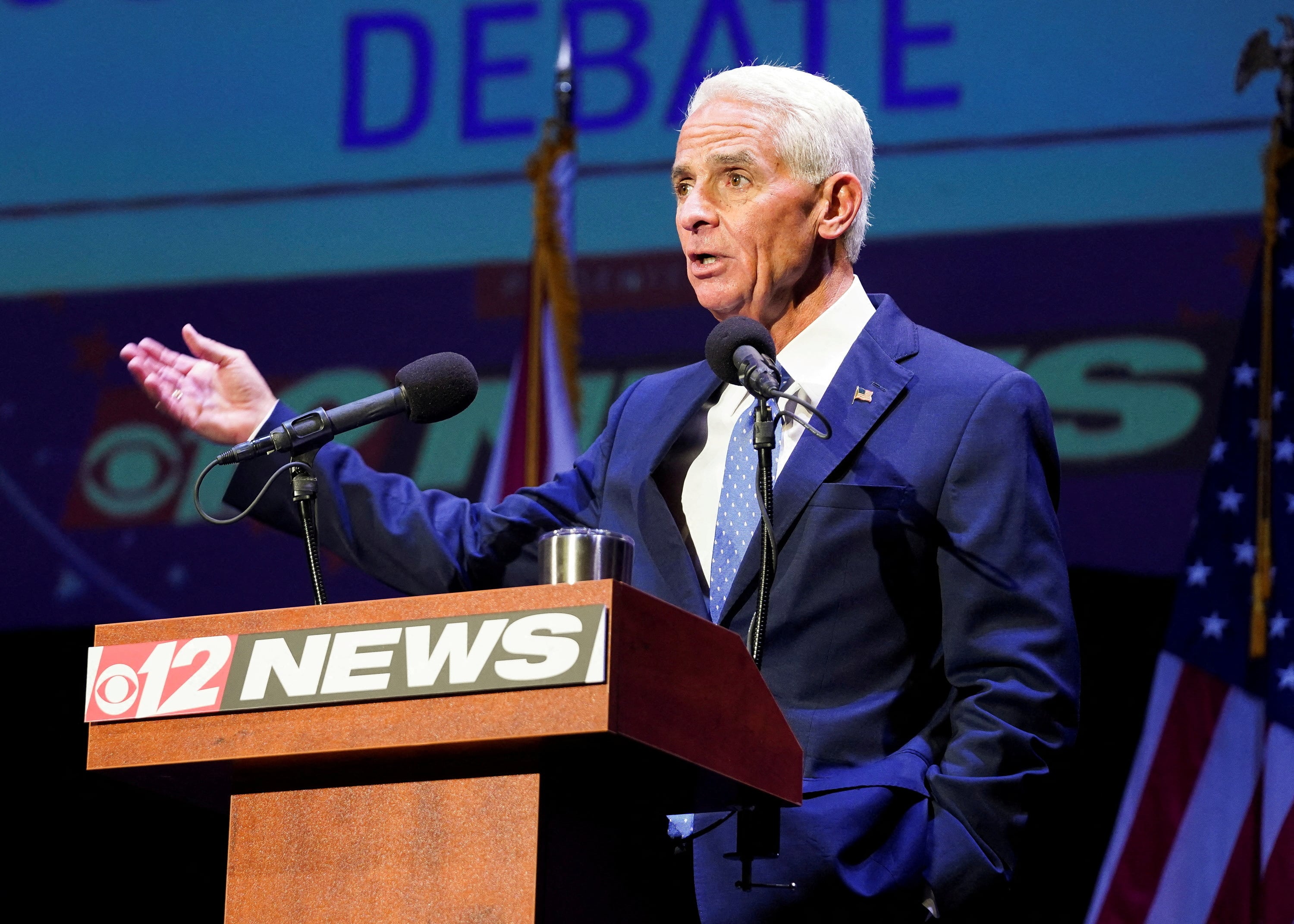 FILE PHOTO: Democratic Party gubernatorial candidate Charlie Crist, a former governor, debates Florida's Republican incumbent Gov. Ron DeSantis at the Sunrise Theatre in Fort Pierce, Florida, U.S. October 24, 2022. Crystal Vander Weiter/Pool via REUTERS