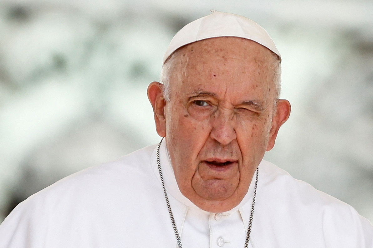 Pope Francis reacts as he attends the weekly general audience in St. Peter's Square at the Vatican, June 7, 2023. REUTERS/Yara Nardi
