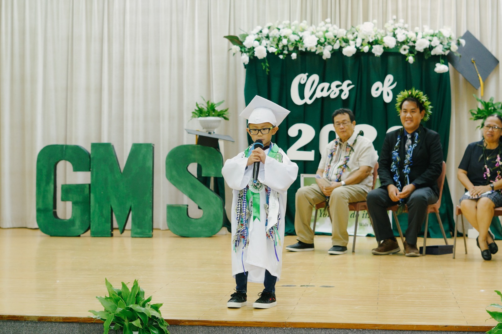 Kinder 5 Salutatorian  Romeo Leon P. De Vero