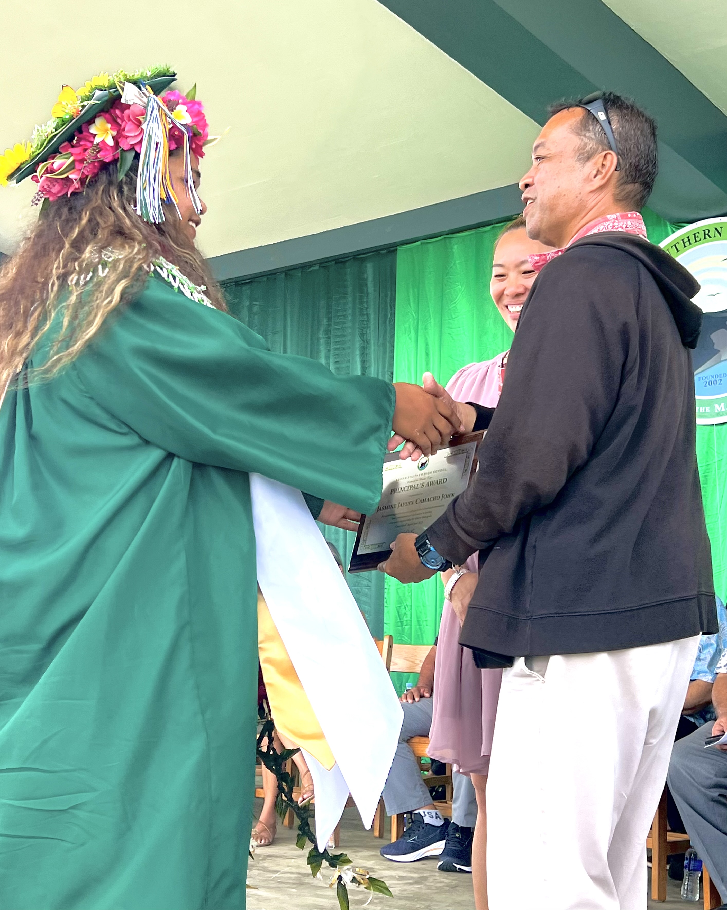 The Principal’s Leadership Award was presented to Jasmine John by Principal Vince Dela Cruz and Vice Principal Arisa Sakai Peters.