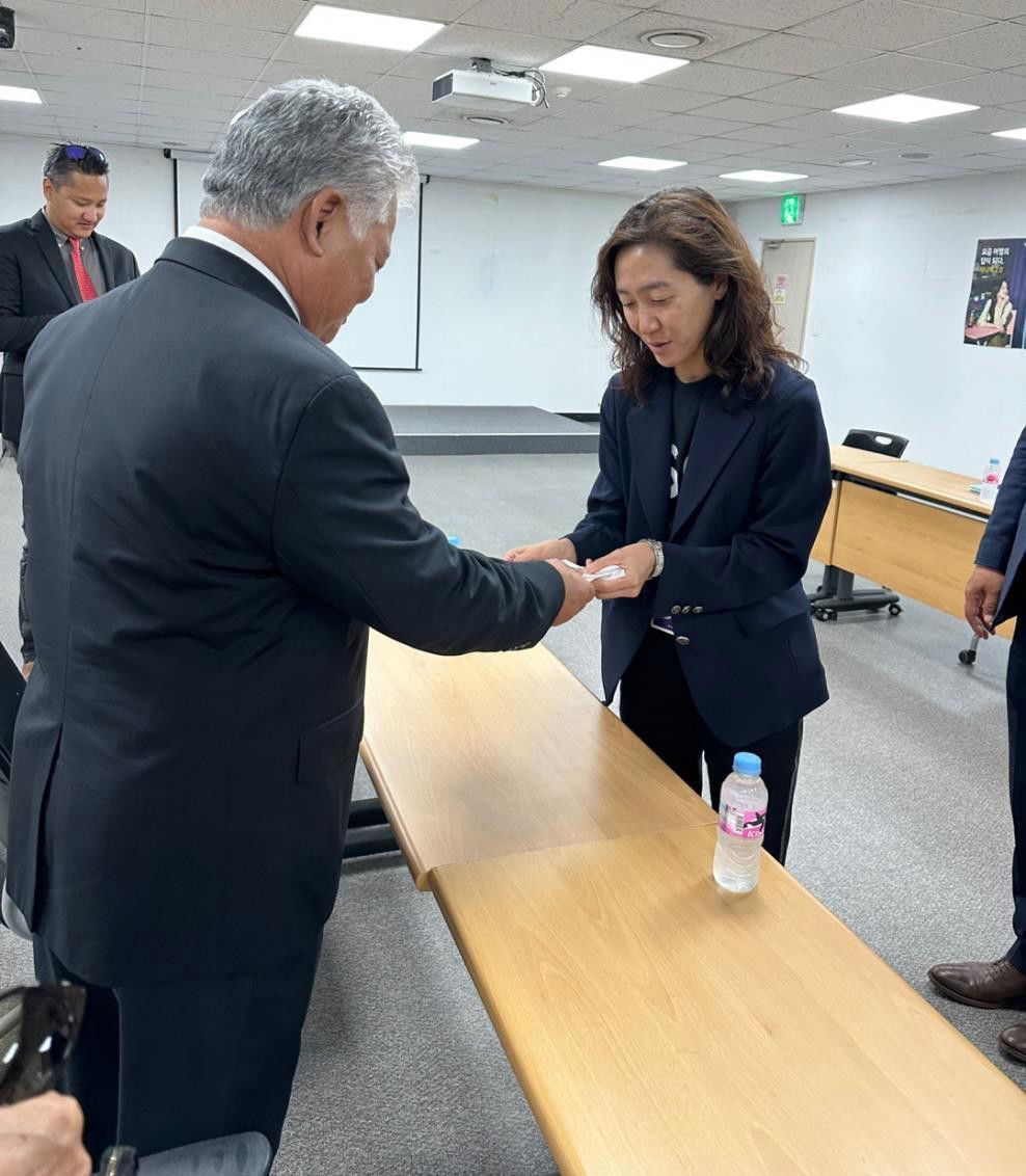 CNMI Governor Arnold A. Palacios, left, meets with CEO Song Misun of Hana Tour, the #1 travel agency in Korea, on June 8, 2023, in Seoul, Korea.  Governor Palacios led a delegation from the Marianas in Korea to reaffirm ties with tourism partners in the top source market for tourists to island destination.
