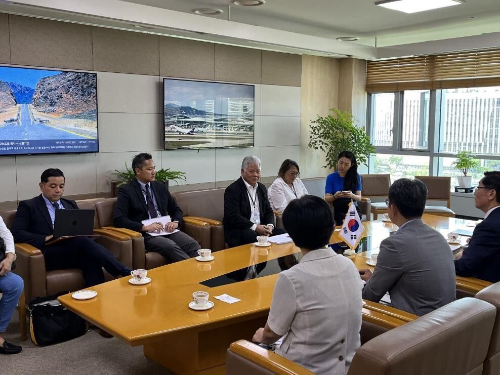 CNMI Governor Arnold A. Palacios, third left, background, meets with Vice Minister of Ministry of Land, Infrastructure and Transport  Eo Meyong-so, far right, on June 9, 2023, in Seoul, Korea. Governor Palacios led a delegation from the Marianas in Korea to seek continued cooperation with MOLIT for air service to the island destination.