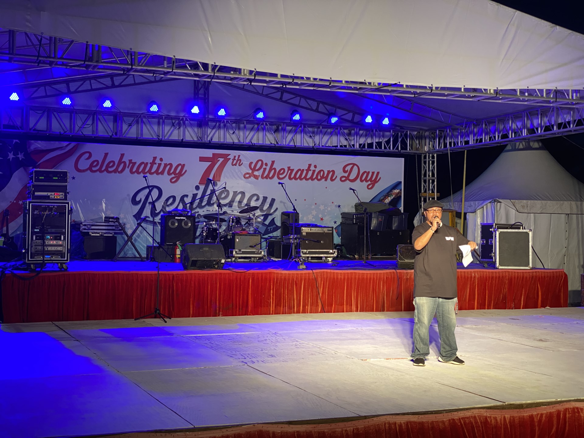 It was “gera” time for former Rep. LJ Castro, the emcee on Saturday night.