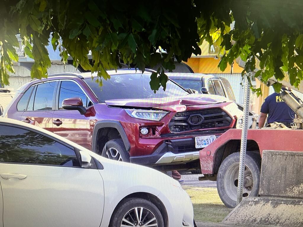The SUV that hit a pedestrian on Middle Road in Gualo Rai Monday morning is about to be towed.