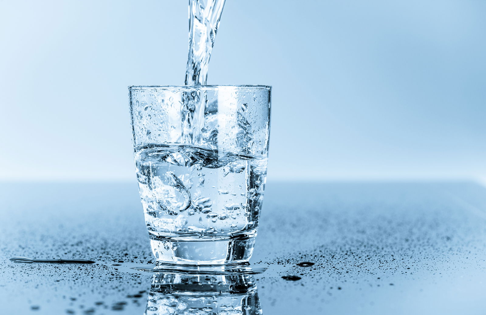 Medical News Today describes water toxicity as drinking too much water too fast; although rare, the condition can be fatal. While the body obviously needs water to function, drinking too much water in a short time can lead to serious health risks, largely because the kidneys can only filter about a liter of water per hour. (Dreamstime/TNS)