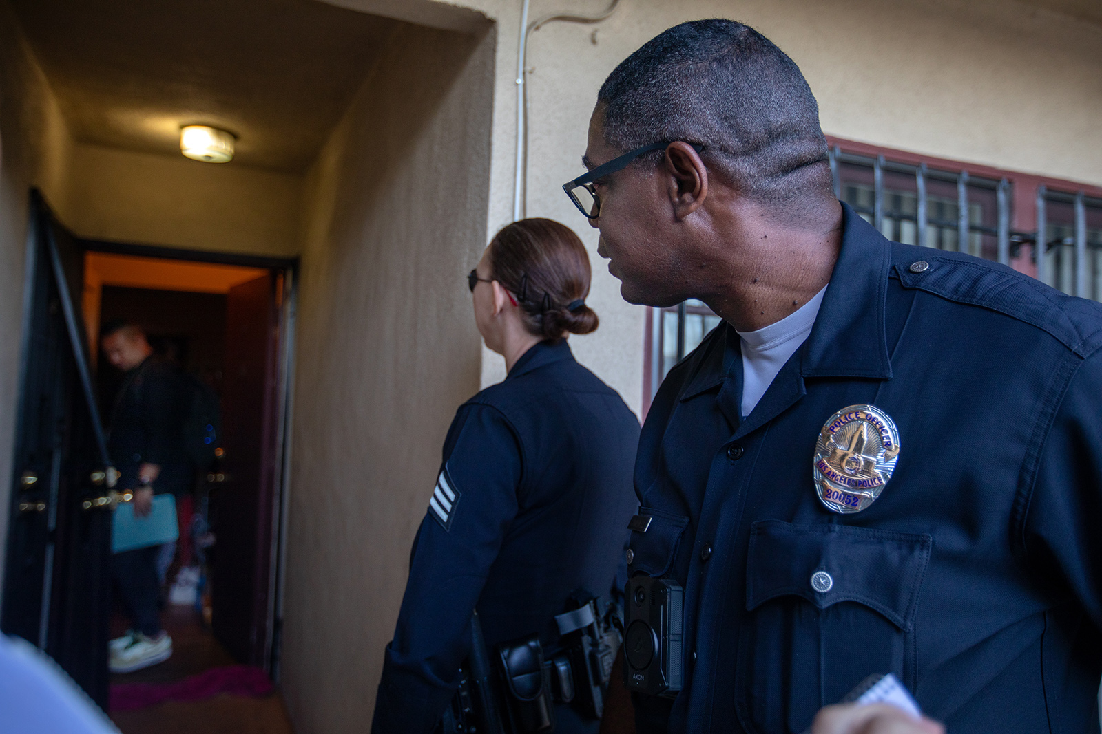 Los Angeles police were called in to assist a mobile crisis team staffed with mental health professionals as they responded to a man who was in the midst of emotional distress. (Francine Orr/Los Angeles Times/TNS)
