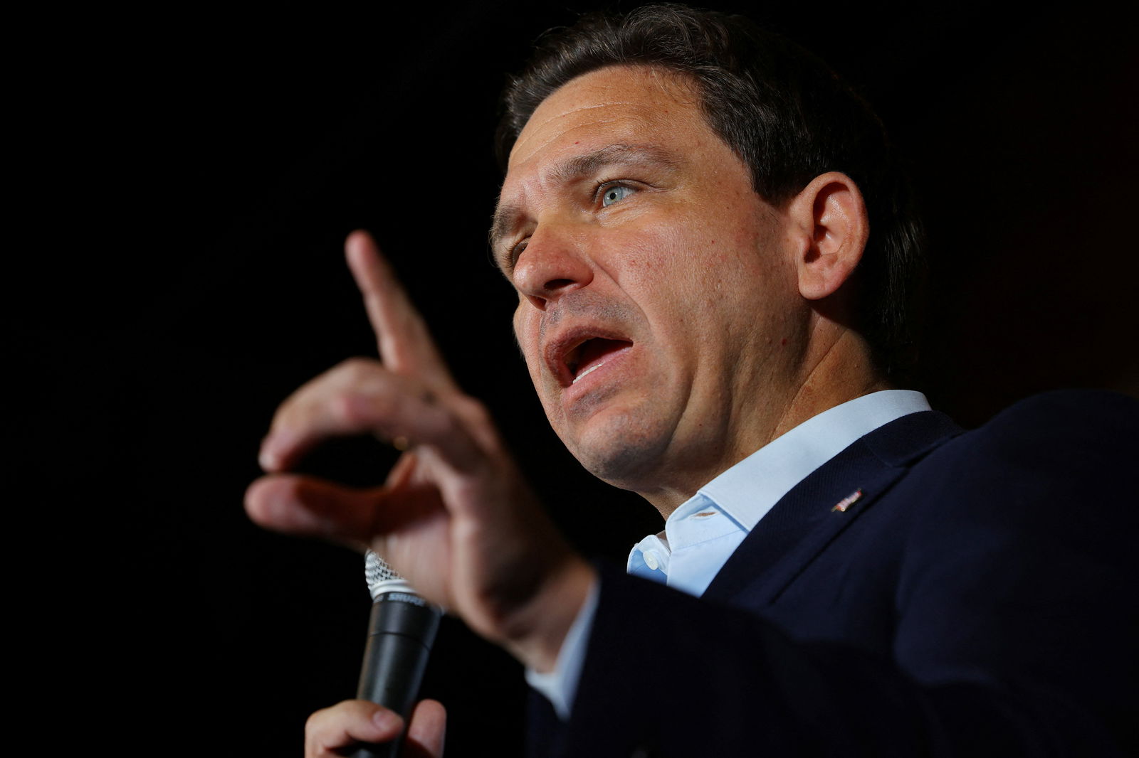 Republican presidential candidate and Florida Governor Ron DeSantis speaks during a campaign stop in Manchester, New Hampshire, U.S., August 19, 2023. REUTERS/Brian Snyder/File Photo