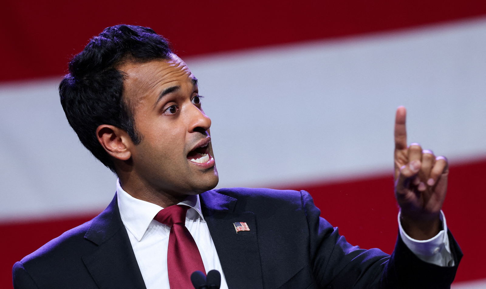 Republican presidential candidate Vivek Ramaswamy speaks at the Republican Party of Iowa's Lincoln Day Dinner in Des Moines, Iowa, U.S., July 28, 2023. REUTERS/Scott Morgan/File Photo