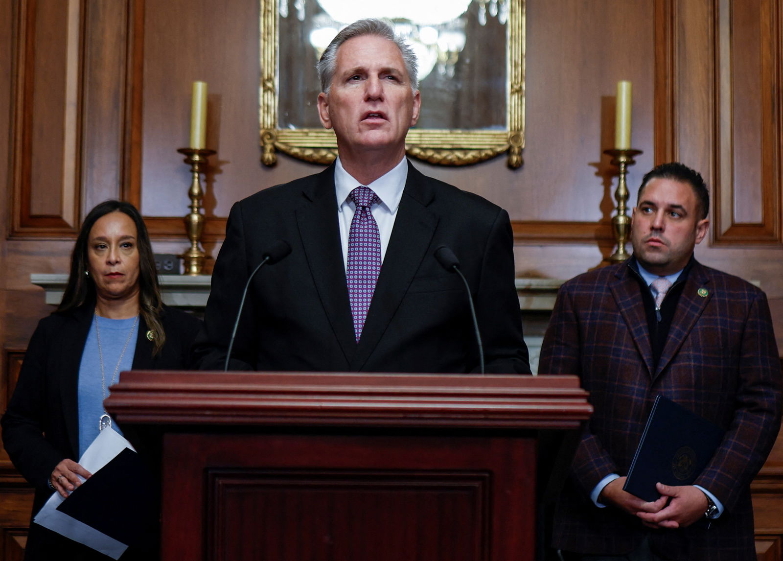 U.S. House Speaker Kevin McCarthy (R-CA) speaks with reporters about a looming shutdown of the U.S. government at the Capitol in Washington, U.S., September 29, 2023.