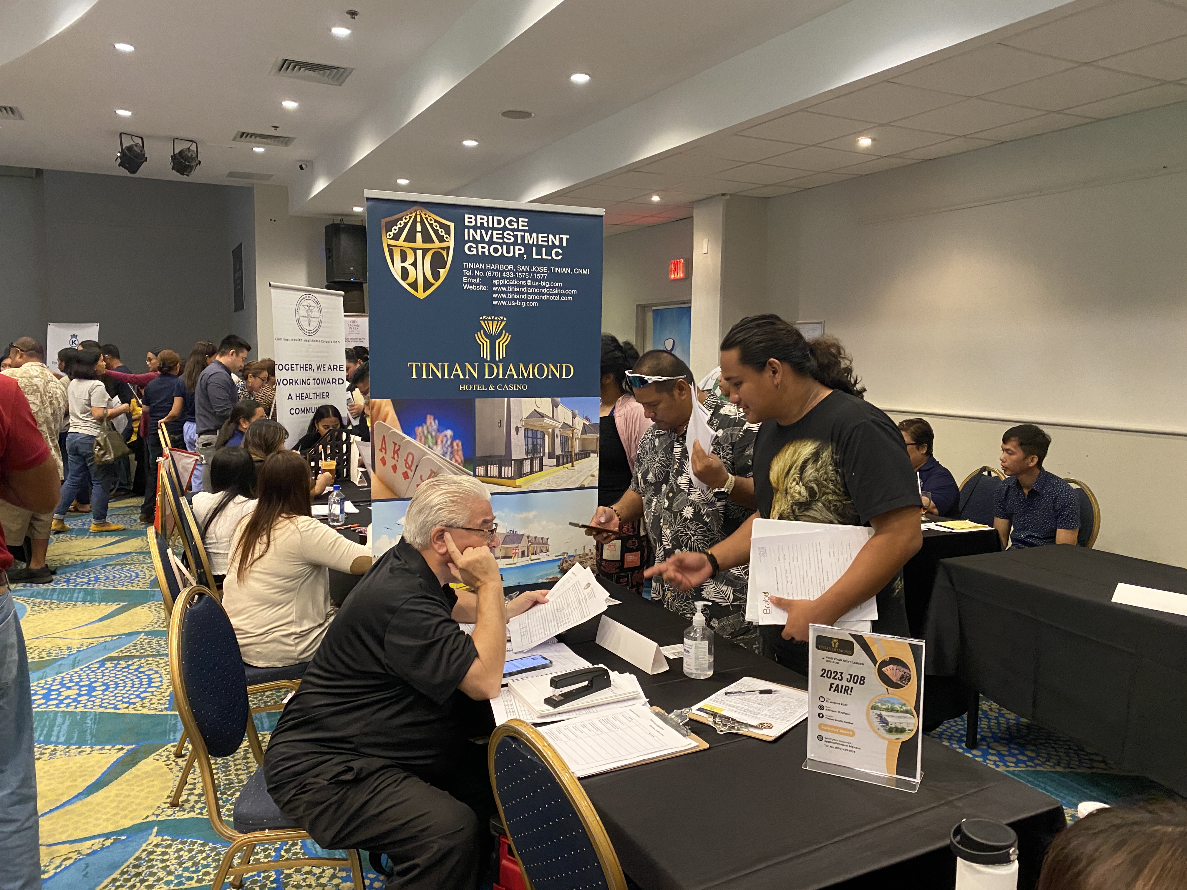 Jobseekers spoke directly to prospective employers and could pick up applications or submit résumés.