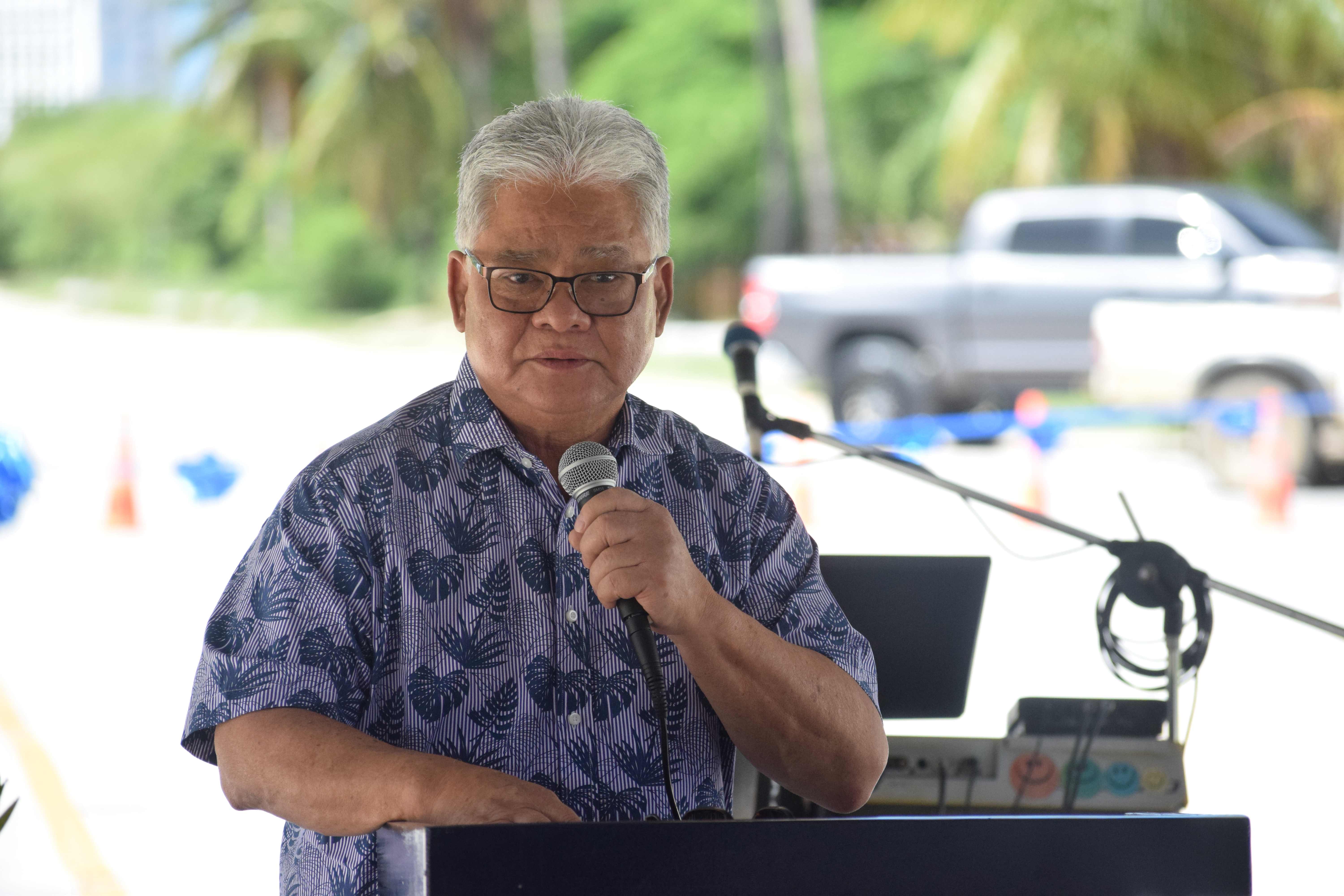 Gov. Arnold I. Palacios delivers his speech.