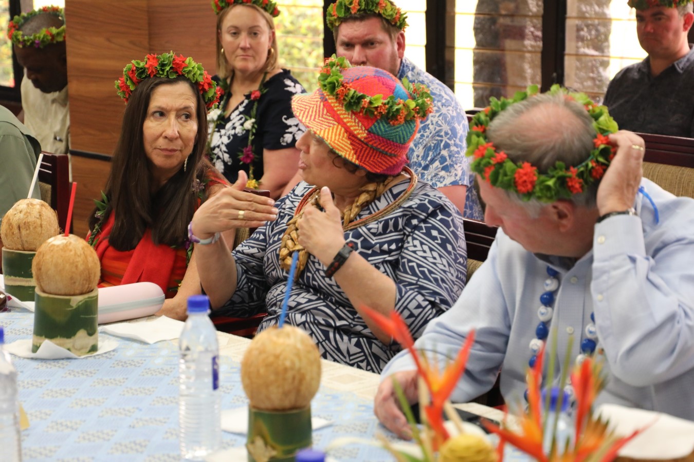  U.S. Congresswoman Uifa’atali Amata of American Samoa and other U.S. lawmakers in a meeting with FSM President Wesley W. Simina.