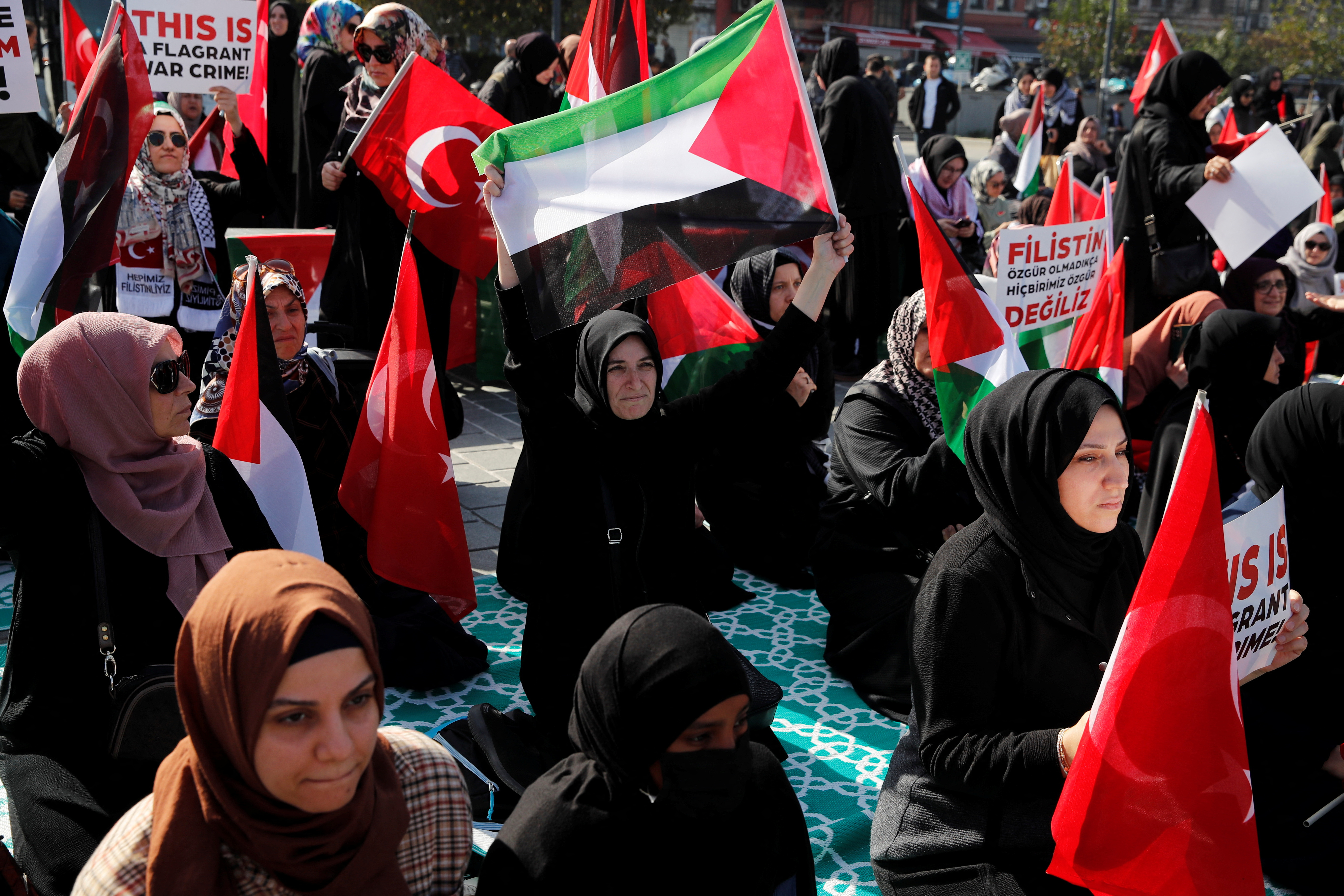Pro-Palestinian demonstrators take part in a sit-in protest as the conflict between Israel and Hamas continues, in Istanbul, Turkey October 20, 2023. 
