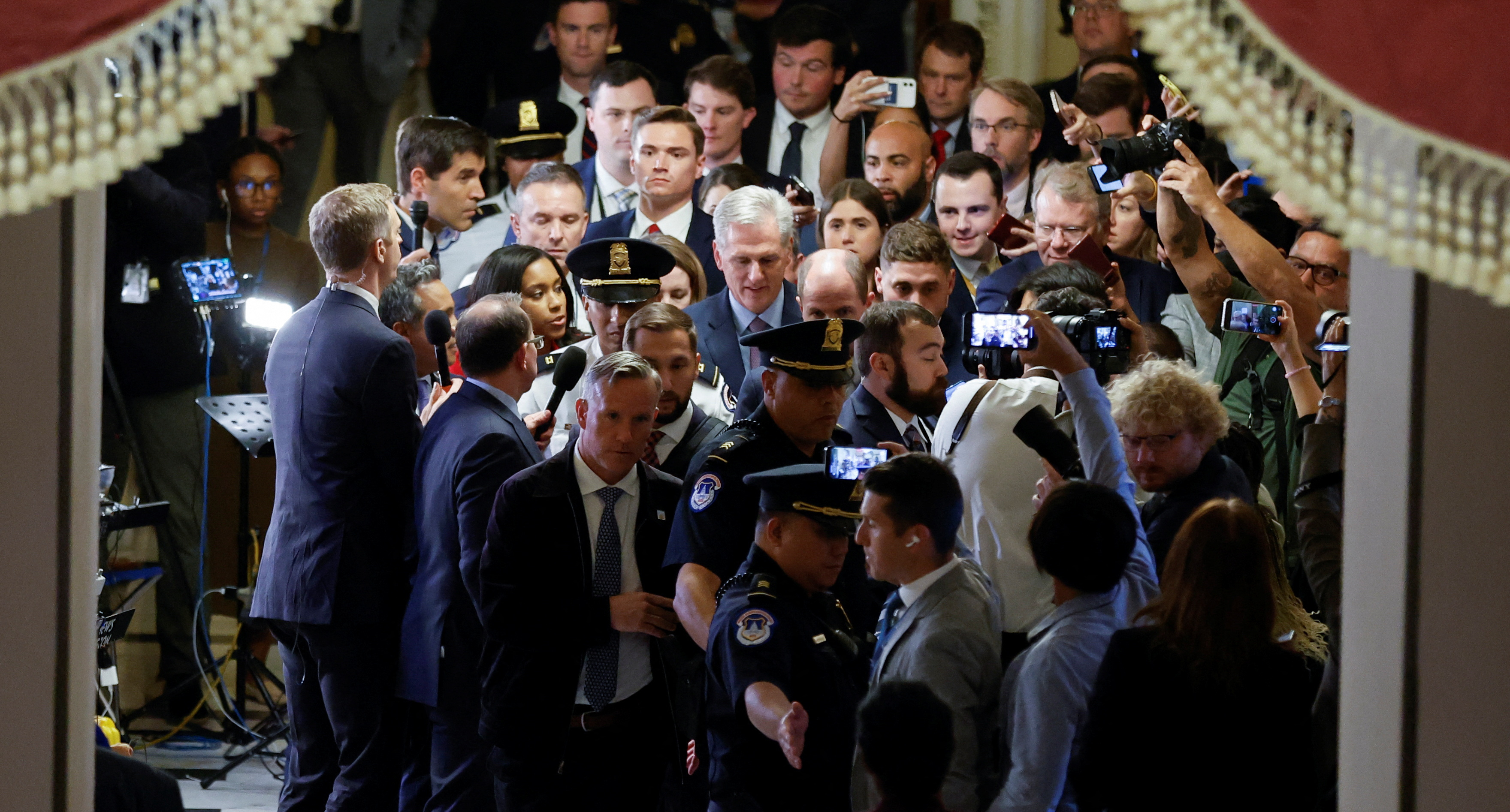 U.S. House Speaker Kevin McCarthy (R-CA) walks back to the Speaker's office after a motion to vacate the chair of Speaker of the House and end McCarthy's continued leadership passed by a vote of 216-210, at the U.S. Capitol in Washington, U.S. October 3, 2023. REUTERS/Jonathan Ernst