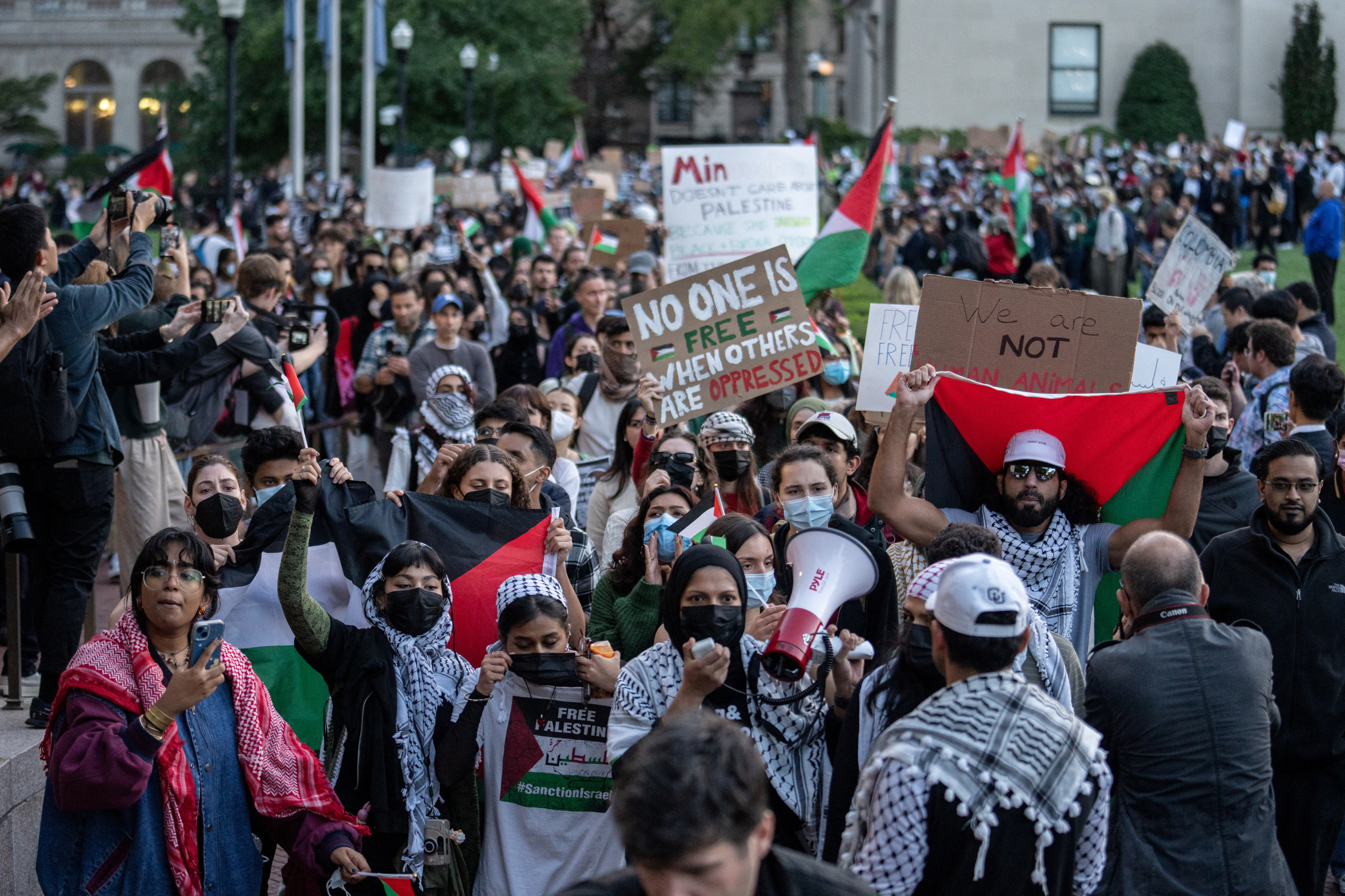 Pro-Palestinian students take part in a protest in support of the Palestinians amid the ongoing conflict in Gaza, at Columbia University in New York City, U.S., October 12, 2023. REUTERS/Jeenah Moon