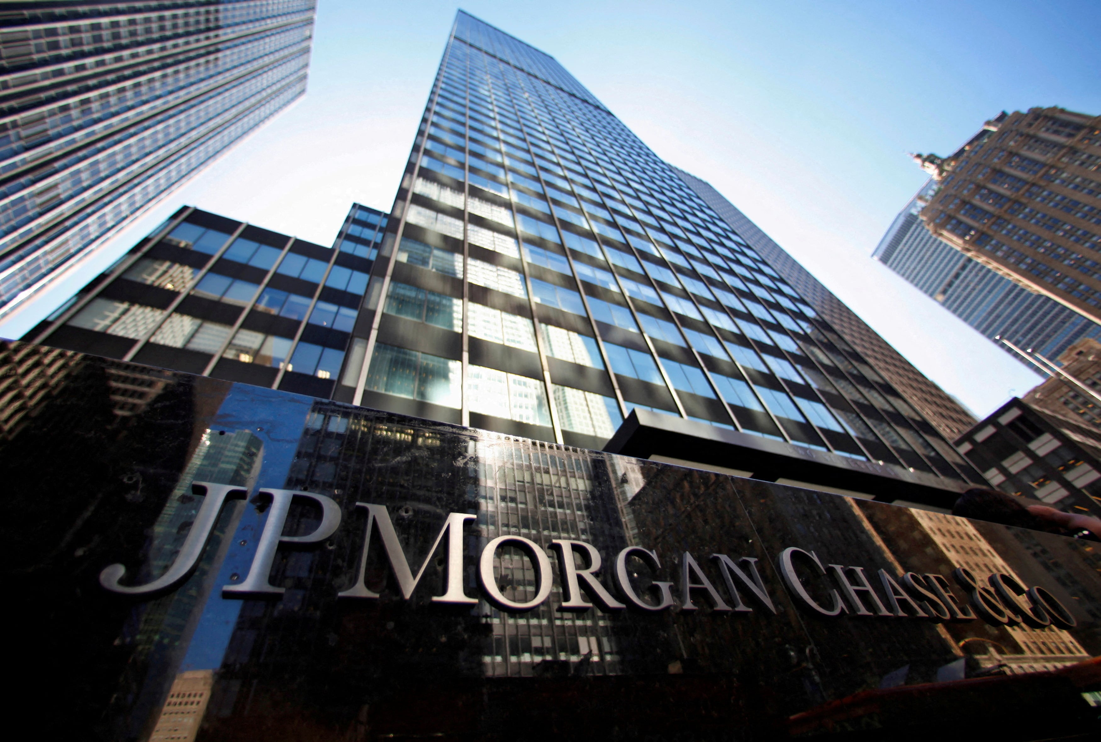 A sign outside the headquarters of JPMorgan Chase & Co in New York, September 19, 2013. 