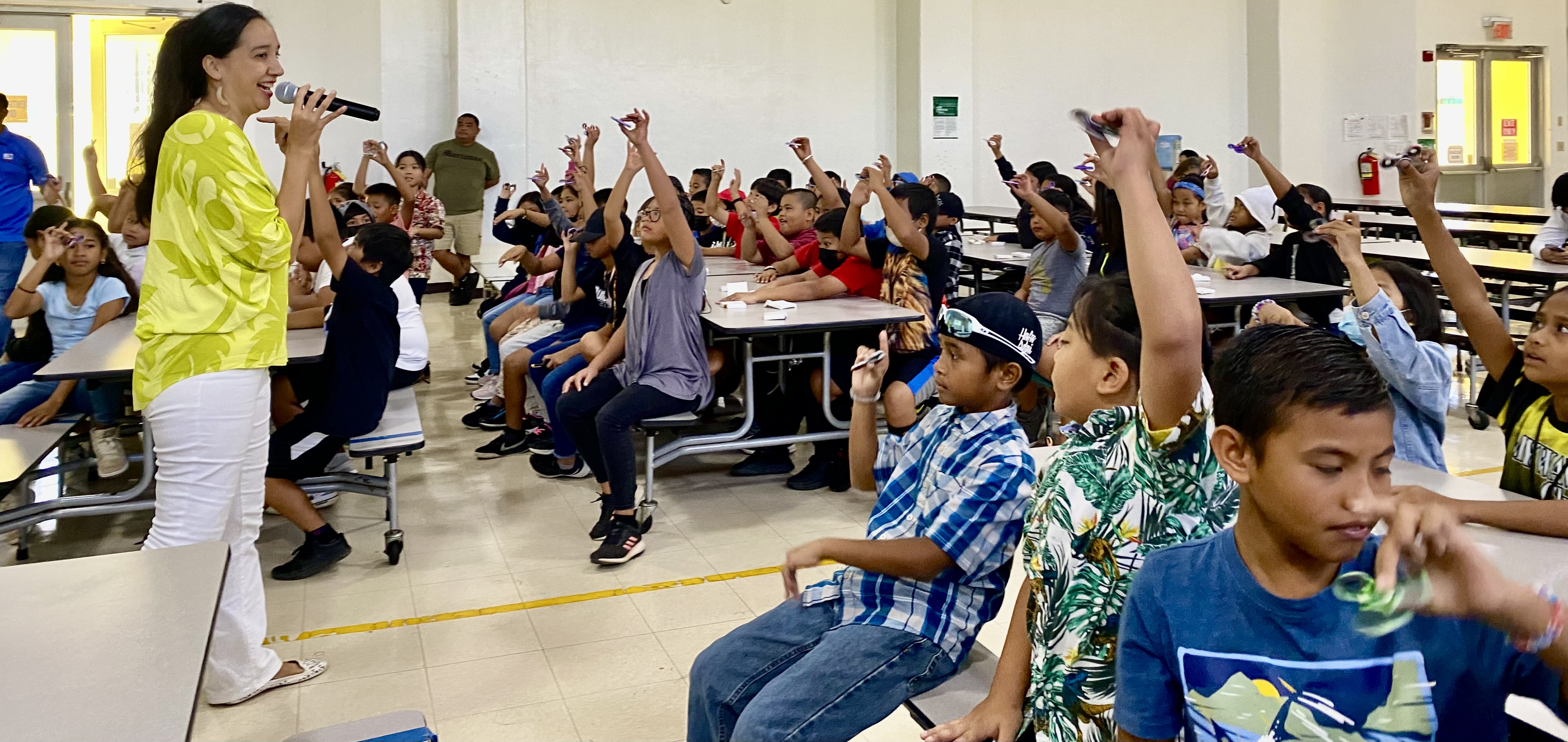 Marianas Tourism Education Council board member Catherine Perry engages students of San Vicente Elementary school with tourism topics in early 2023 as part of the non-profit organization’s annual activities.  MTEC will commence this school year’s outreach with a meeting of advisors of school MY WAVE — Marianas Youth Welcome All Visitors Enthusiastically —  Clubs on Nov. 15, 2023.