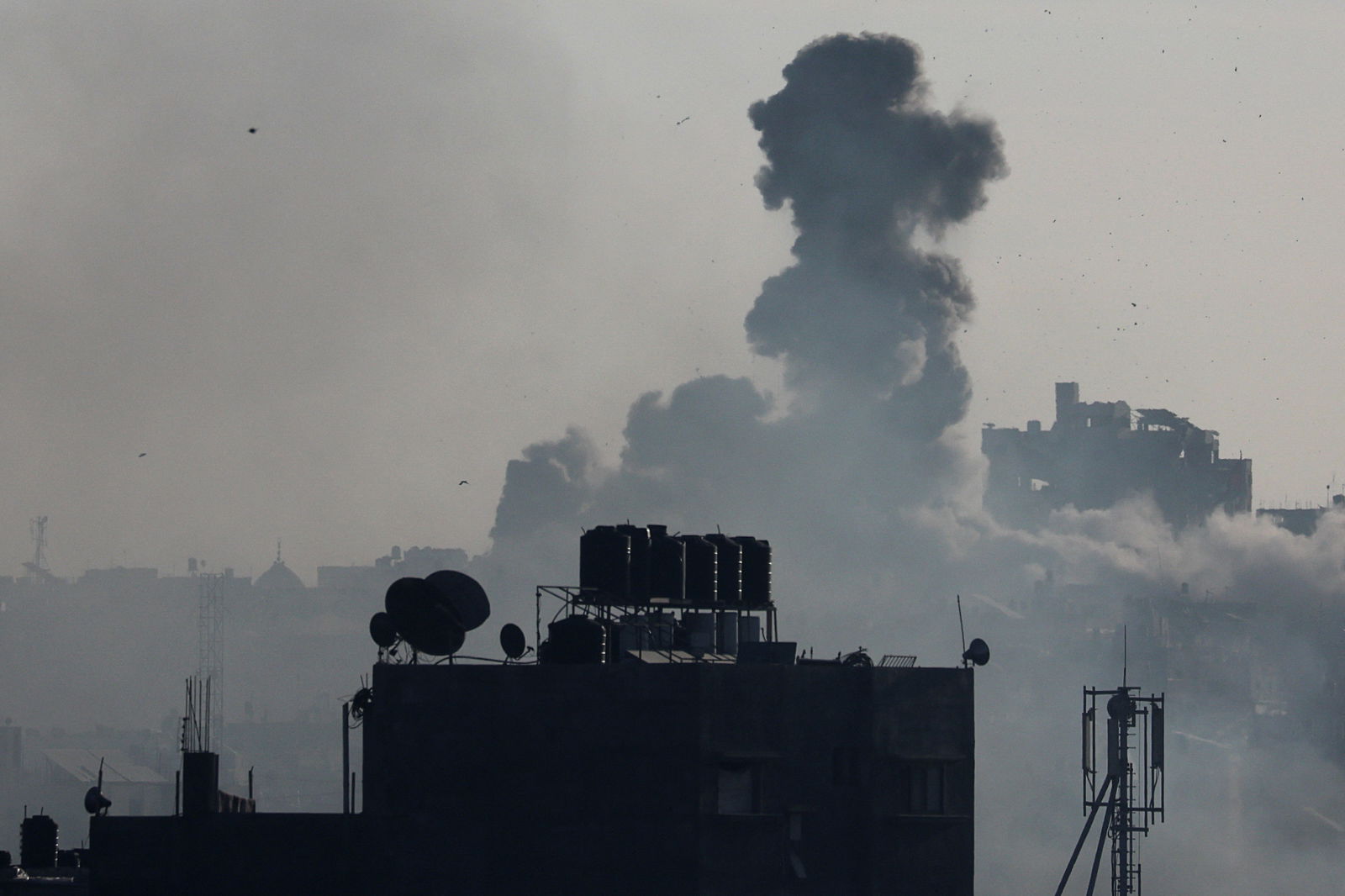 Smoke rises after Israeli strikes, amid the ongoing conflict between Israel and the Palestinian Islamist group Hamas, in Khan Younis in the southern Gaza Strip, December 10, 2023. 