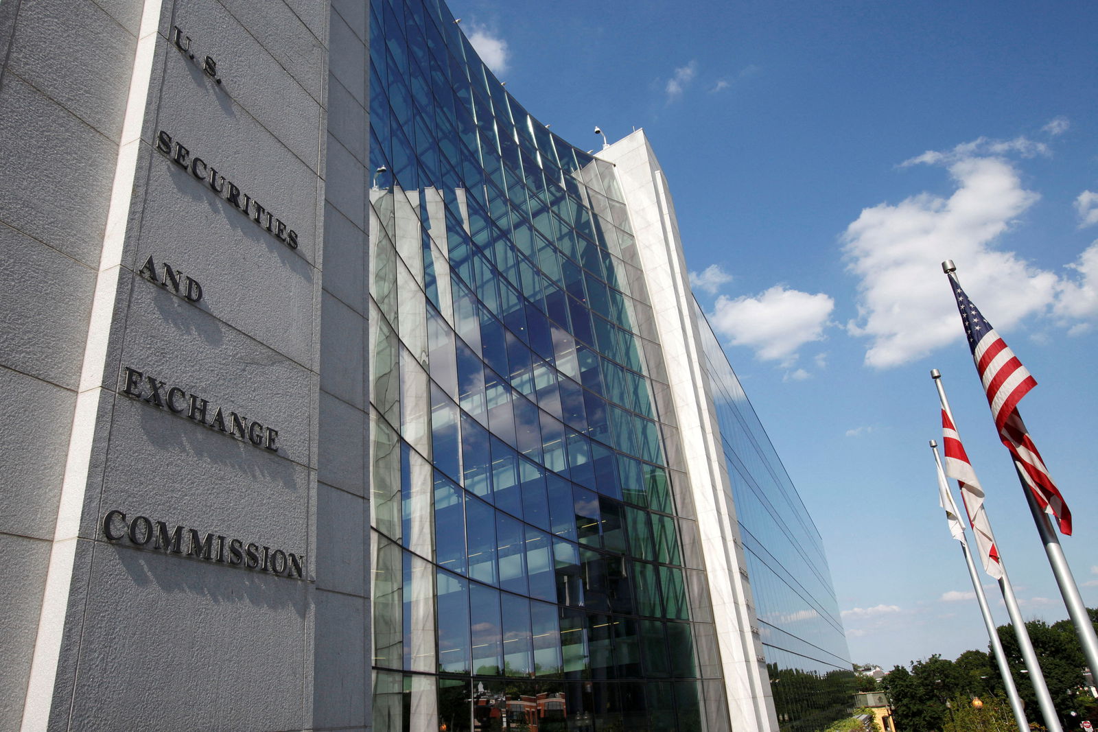 The headquarters of the U.S. Securities and Exchange Commission (SEC) are seen in Washington, July 6, 2009. 