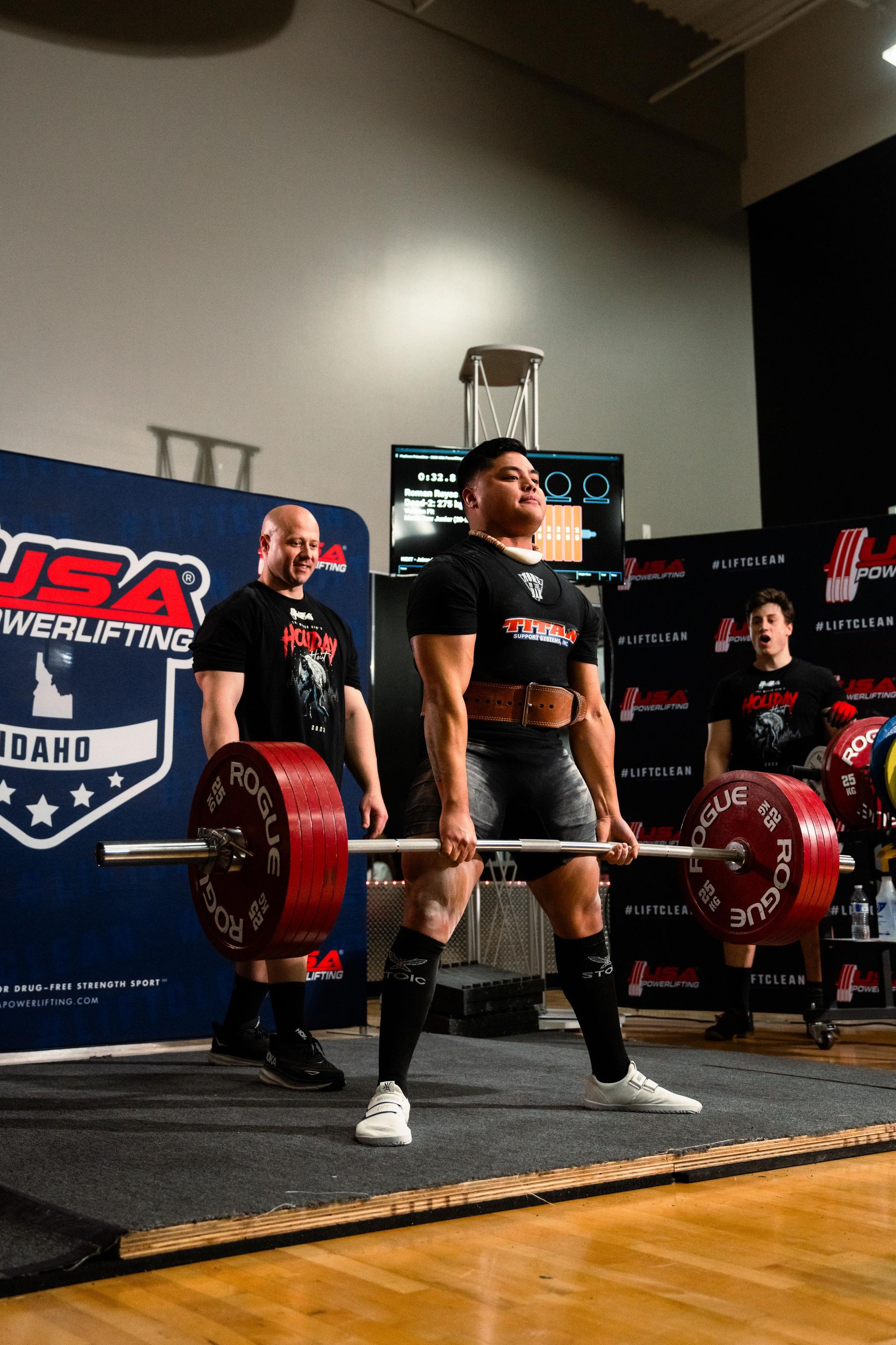 Roman Reyes Jr successfully records a deadlift of 275kg/606lb  at the 2023 USA Powerlifting Holiday Hoist in Meridian, Idaho on Dec. 16.
