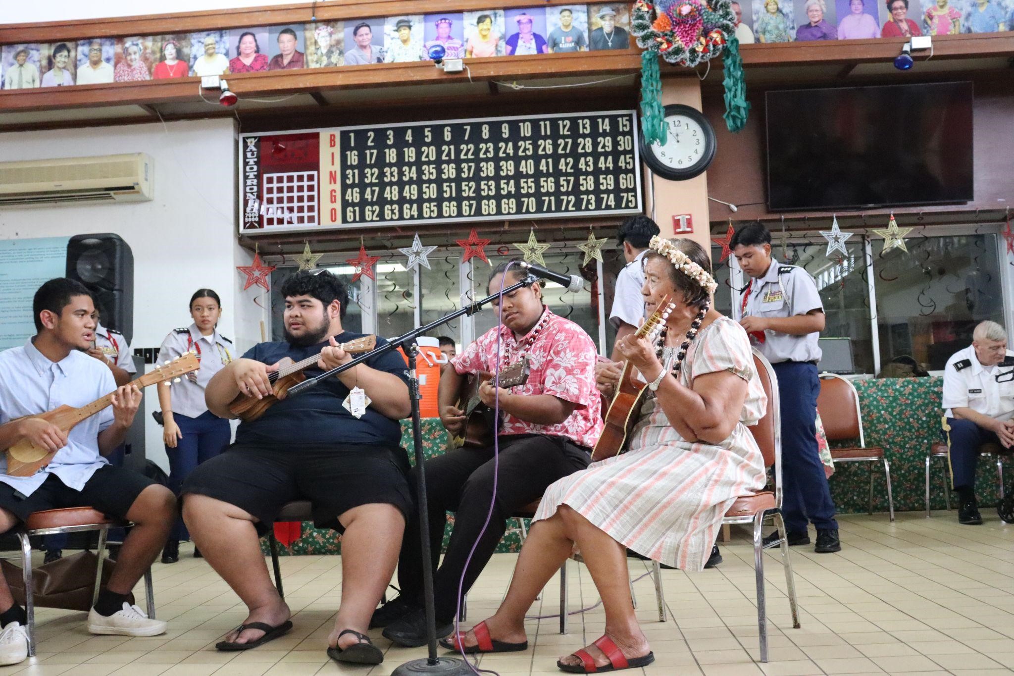 The Nesian Harmony Band entertains the manamko’.