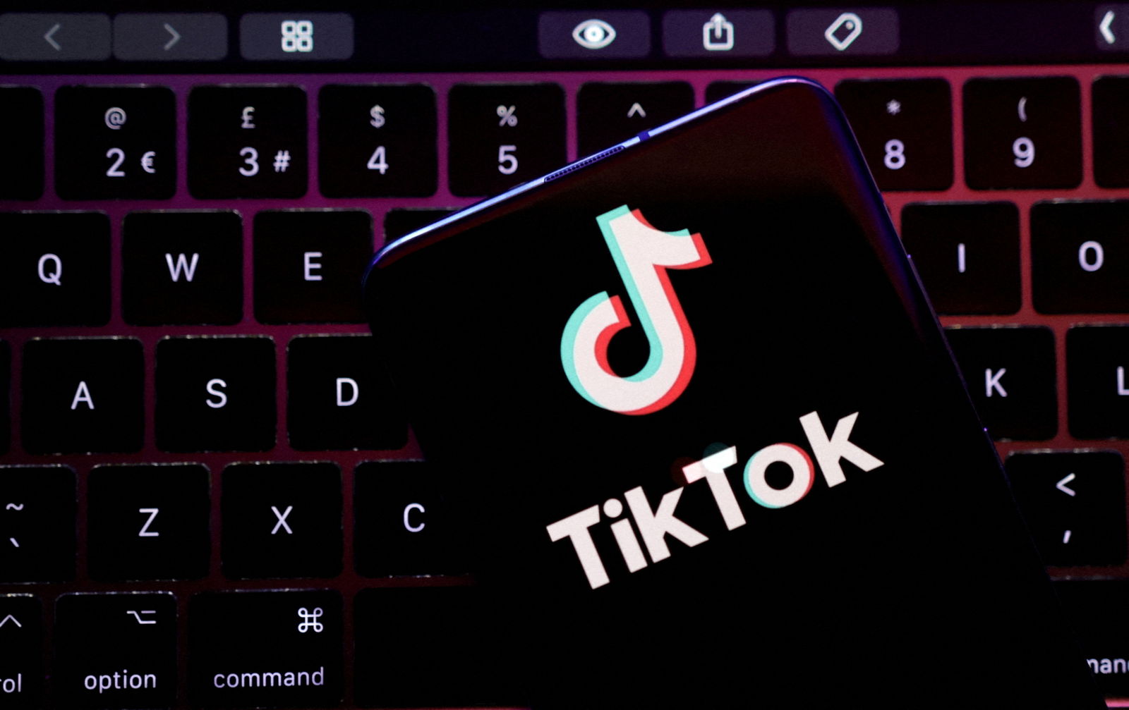 The TikTok app logo is seen in this illustration taken August 22, 2022. 