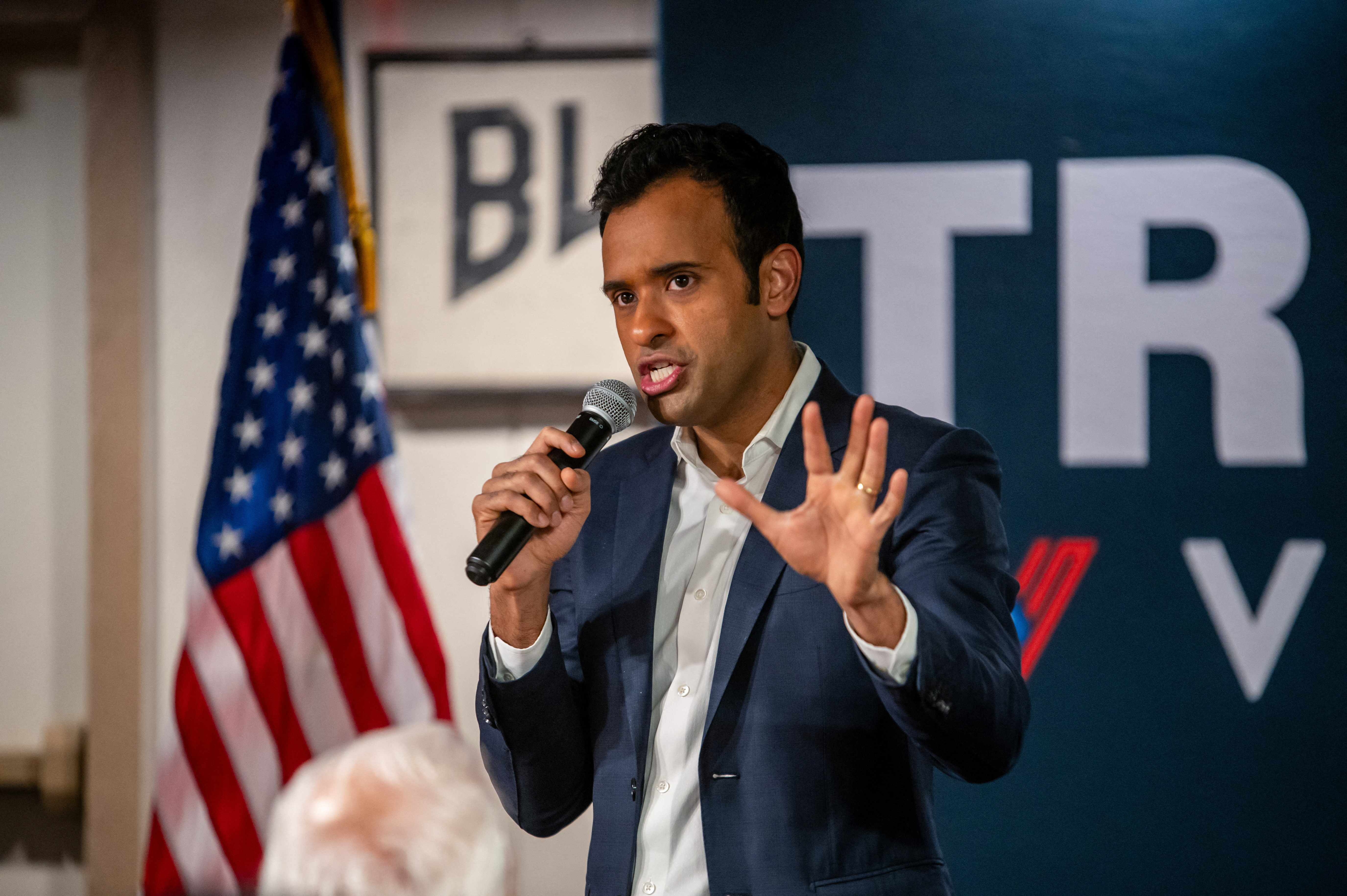 Republican presidential candidate and businessman Vivek Ramaswamy makes a campaign visit to Machine Shed Restaurant before the Iowa caucus vote in Urbandale, Iowa, U.S. January 15, 2024. 