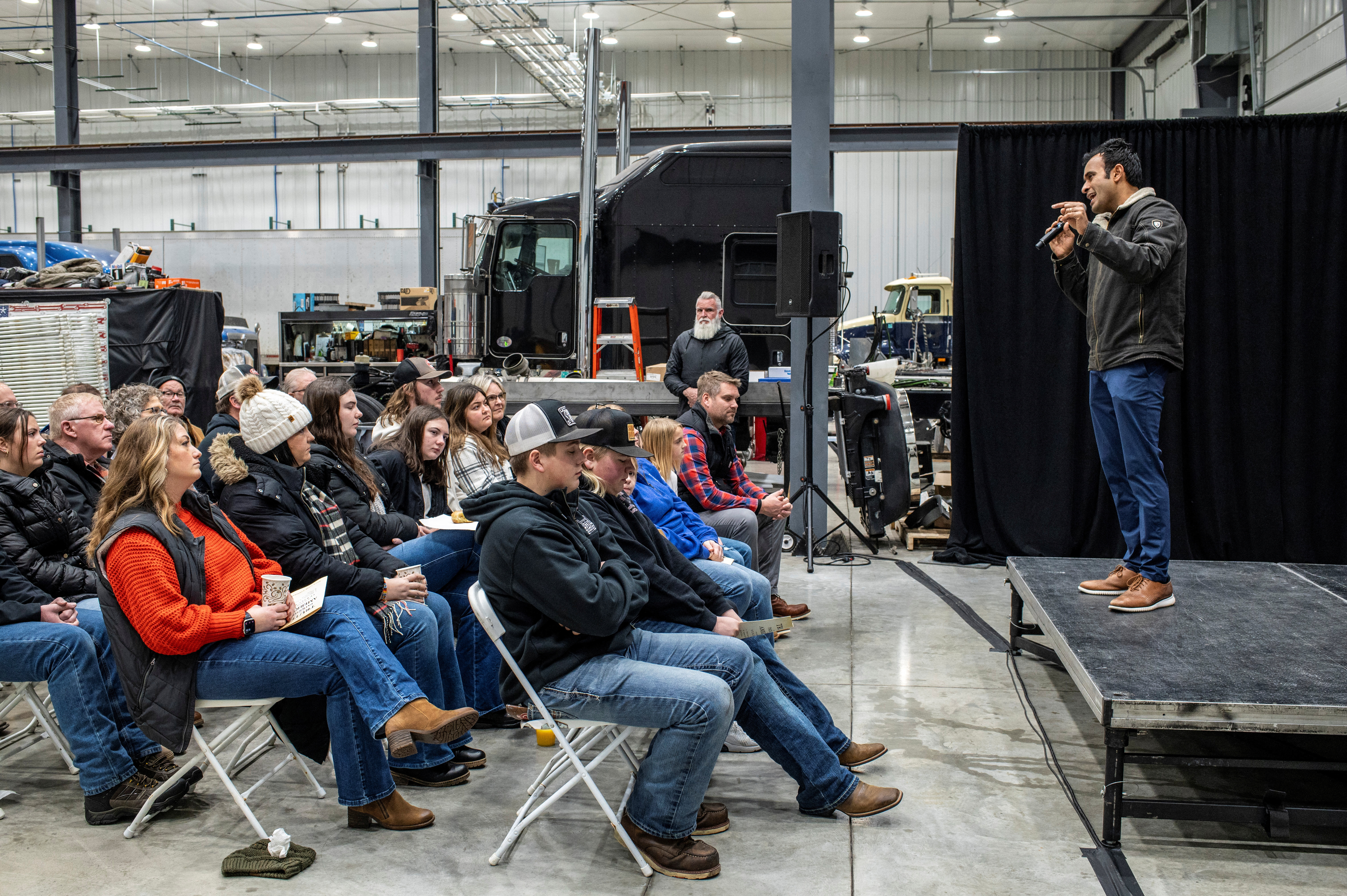 Republican presidential candidate and businessman Vivek Ramaswamy campaigns ahead of the Iowa caucus vote in Hubbard, Iowa, U.S. January 12, 2024. 