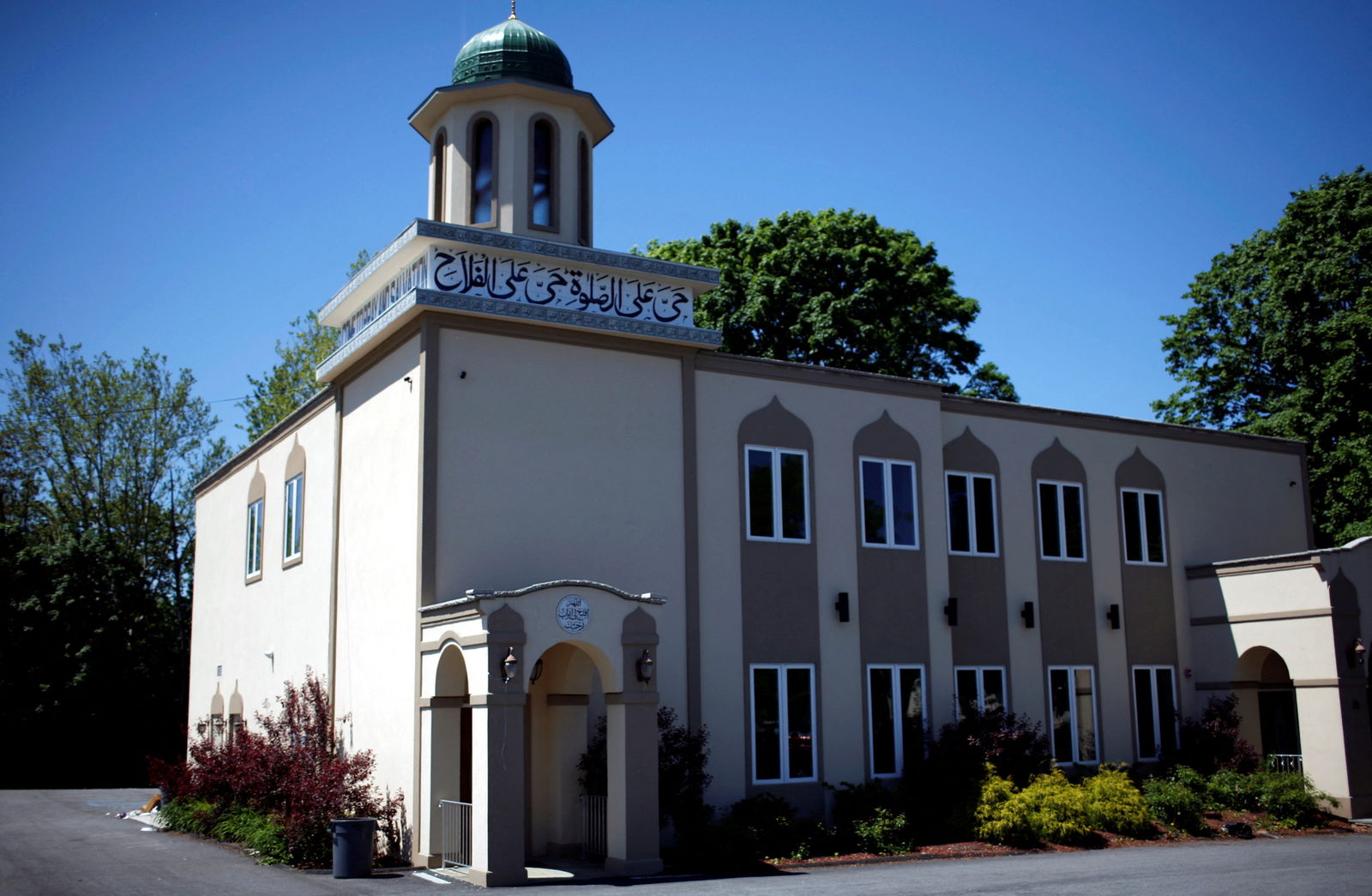 An exterior view of the Masjid Al Ikhlas mosque in Newburgh, New York, May 21, 2009, where suspects in a plot to bomb New York synagogues and to down military planes had reportedly attended. 