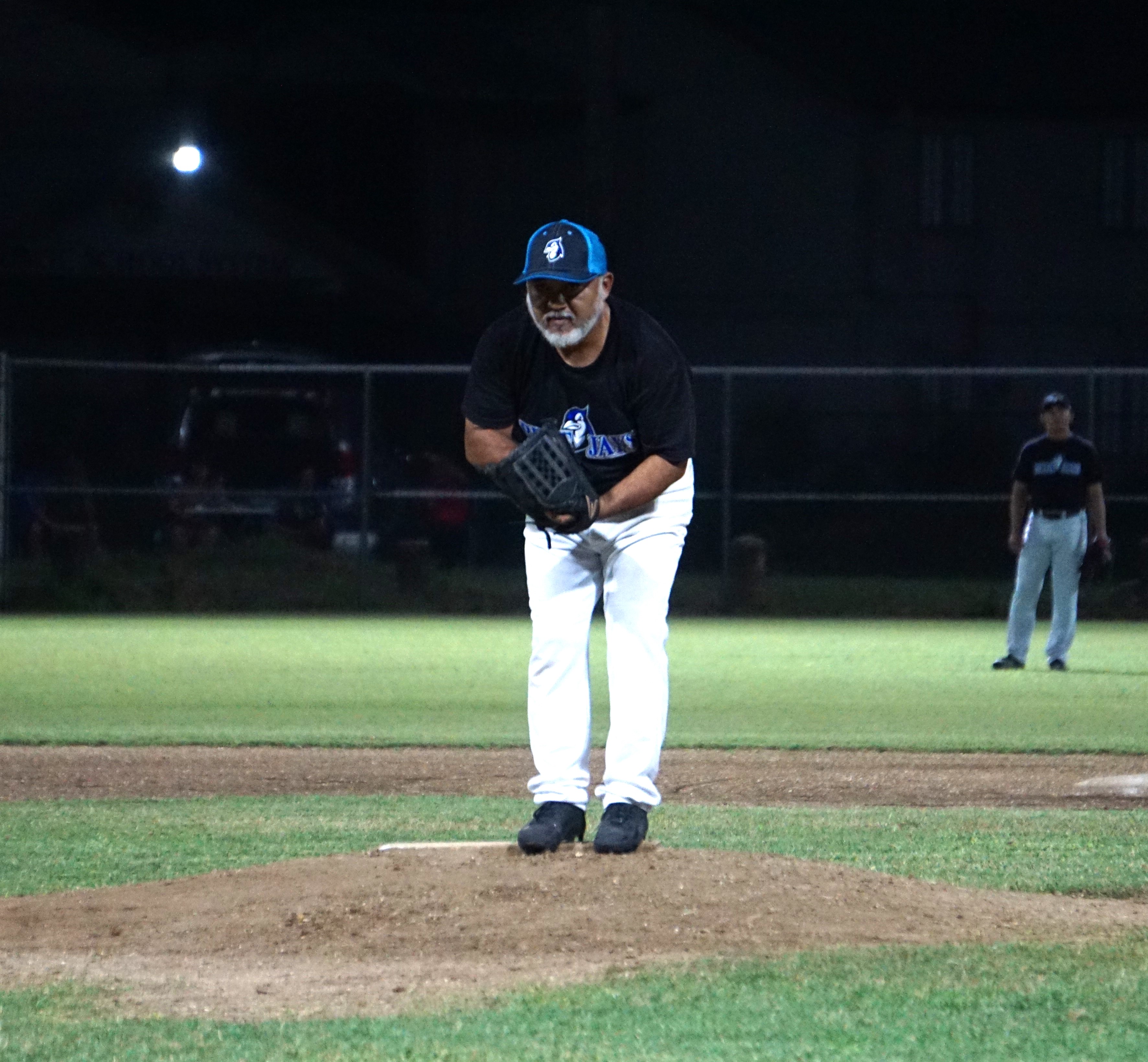 The Blue Jays' Alvin Takai preps for a pitch against the Dodgers during an SBL Masters League game at the Francisco "Tan Ko" Palacios Baseball Field on Friday.