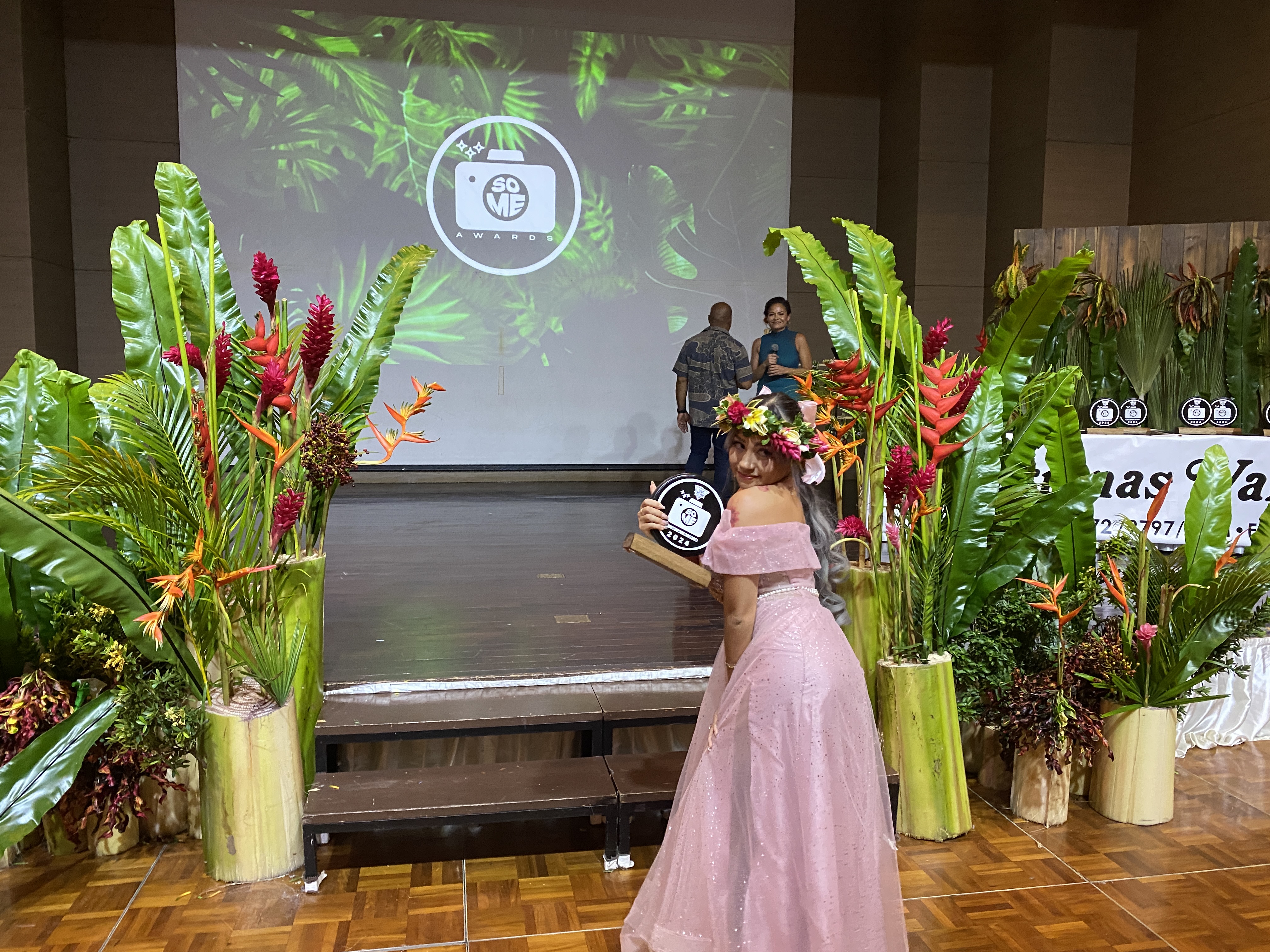 The Adult Entertainment Award Winner is @kadukalay/.