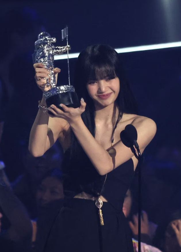 Lisa accepts the award for Best K-pop for "Lalisa," at the 2022 MTV Video Music Awards at the Prudential Center in Newark, New Jersey, Au. 28, 2022.