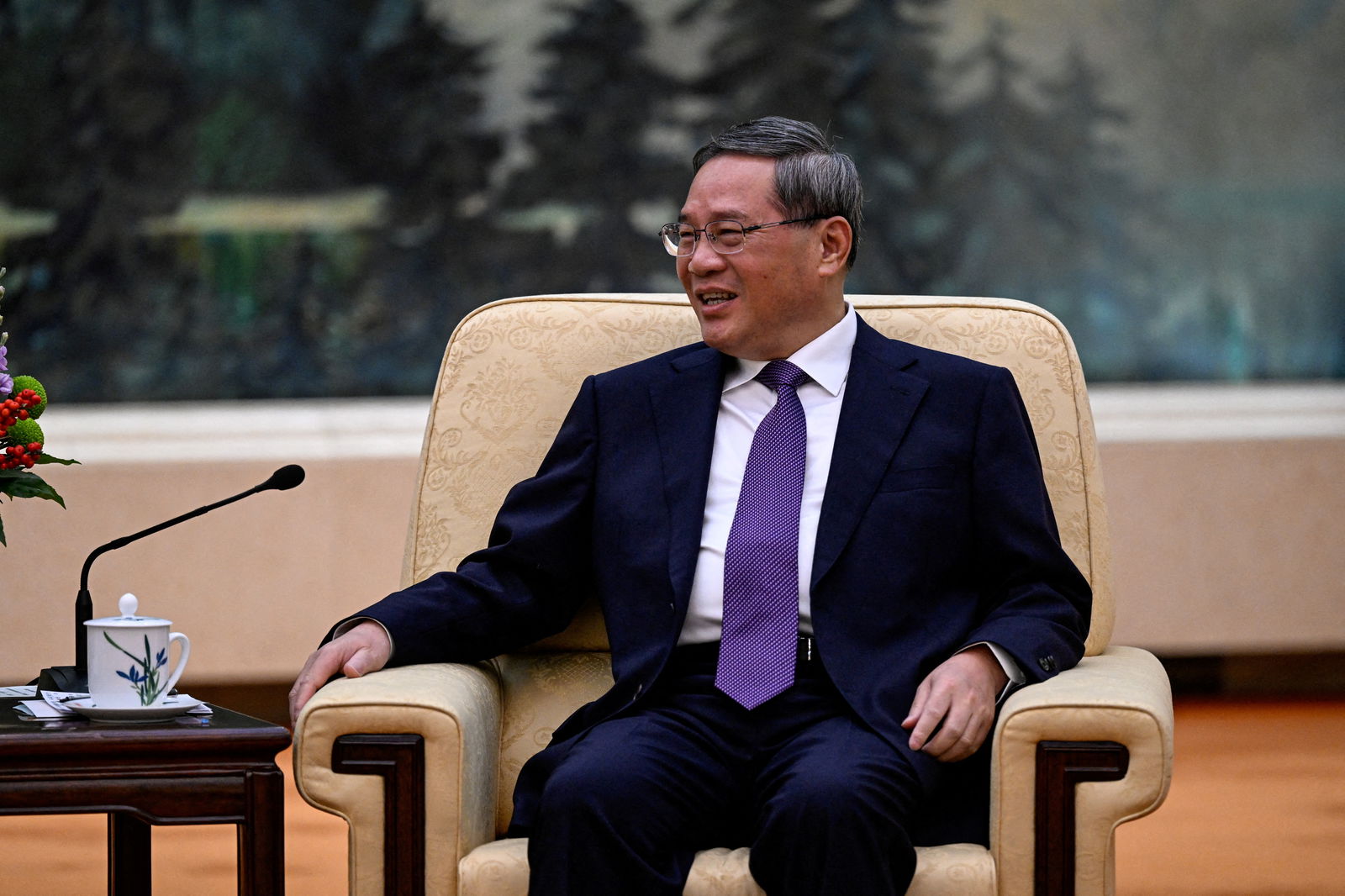FILE PHOTO: Chinese Premier Li Qiang and French Foreign Minister Catherine Colonna (not pictured) attend a meeting at the Great Hall of the People in Beijing, China on November 24, 2023. 