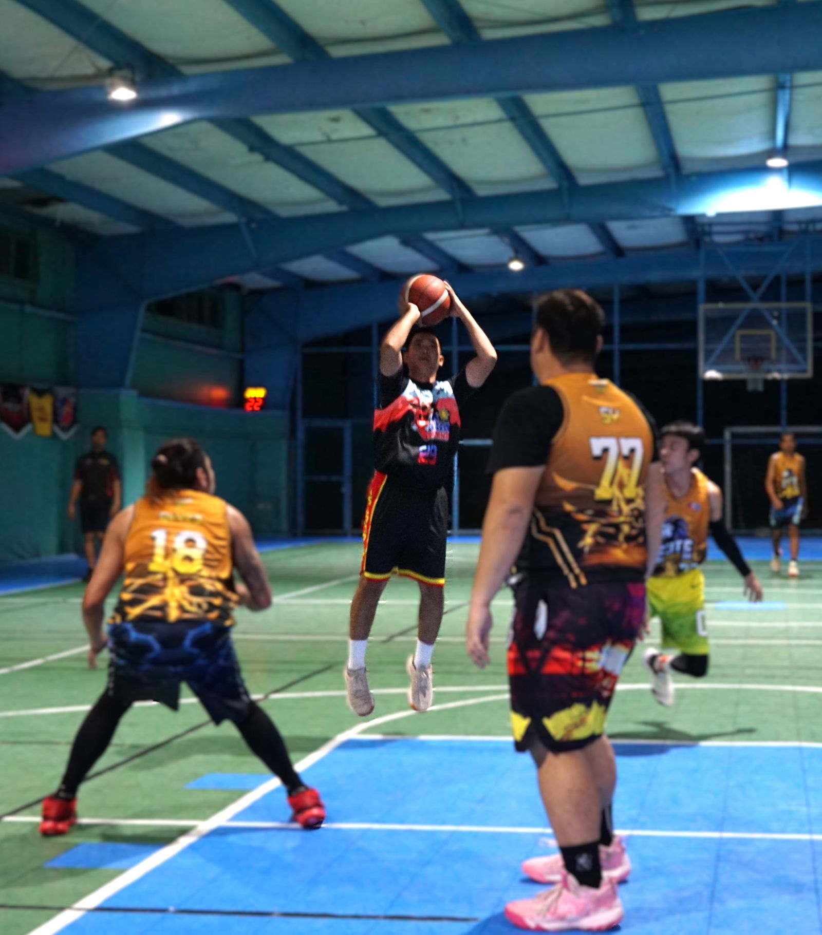 Lamesa Kusina's Billy Natividad pulls up for the perimeter jump shot during a playoff game against Elite Force in season 2 of the Legends Sports Association Invitational Basketball League at the TSL Sports Complex on Tuesday.