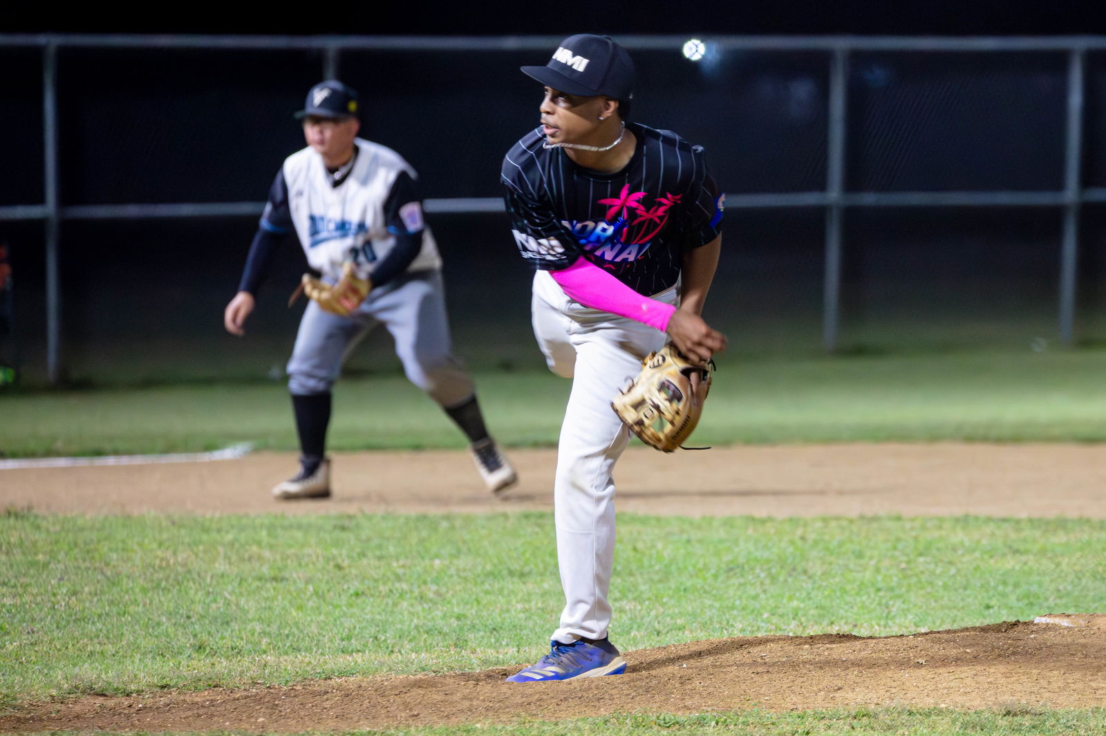 The Braves’ Jylon Sablan pitches against the Blue Sharks during a Tan Holdings Saipan Baseball League game at the Francisco "Tan Ko" Palacios Baseball Field on Tuesday.