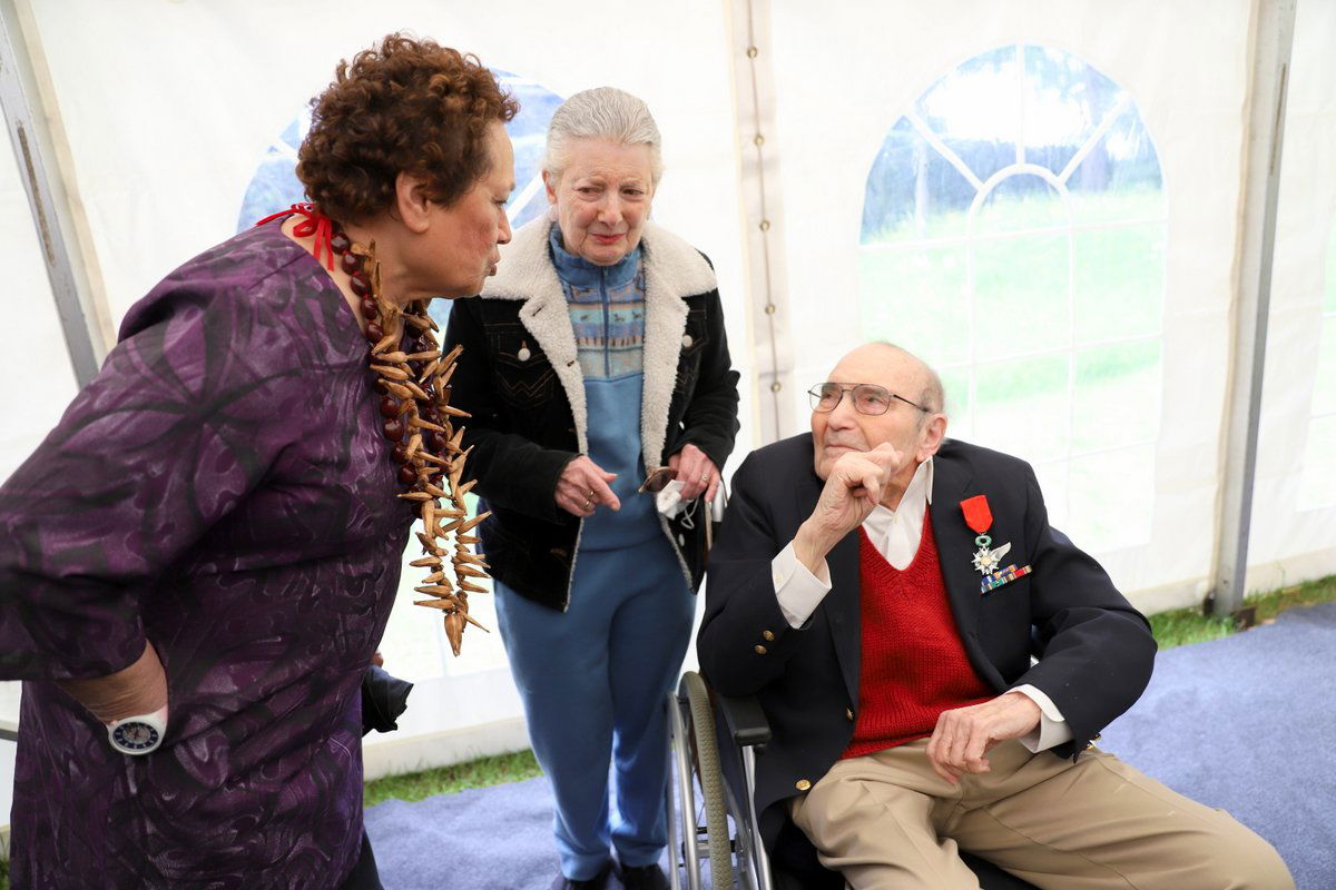 Congresswoman Amata with a World War II veteran in London.