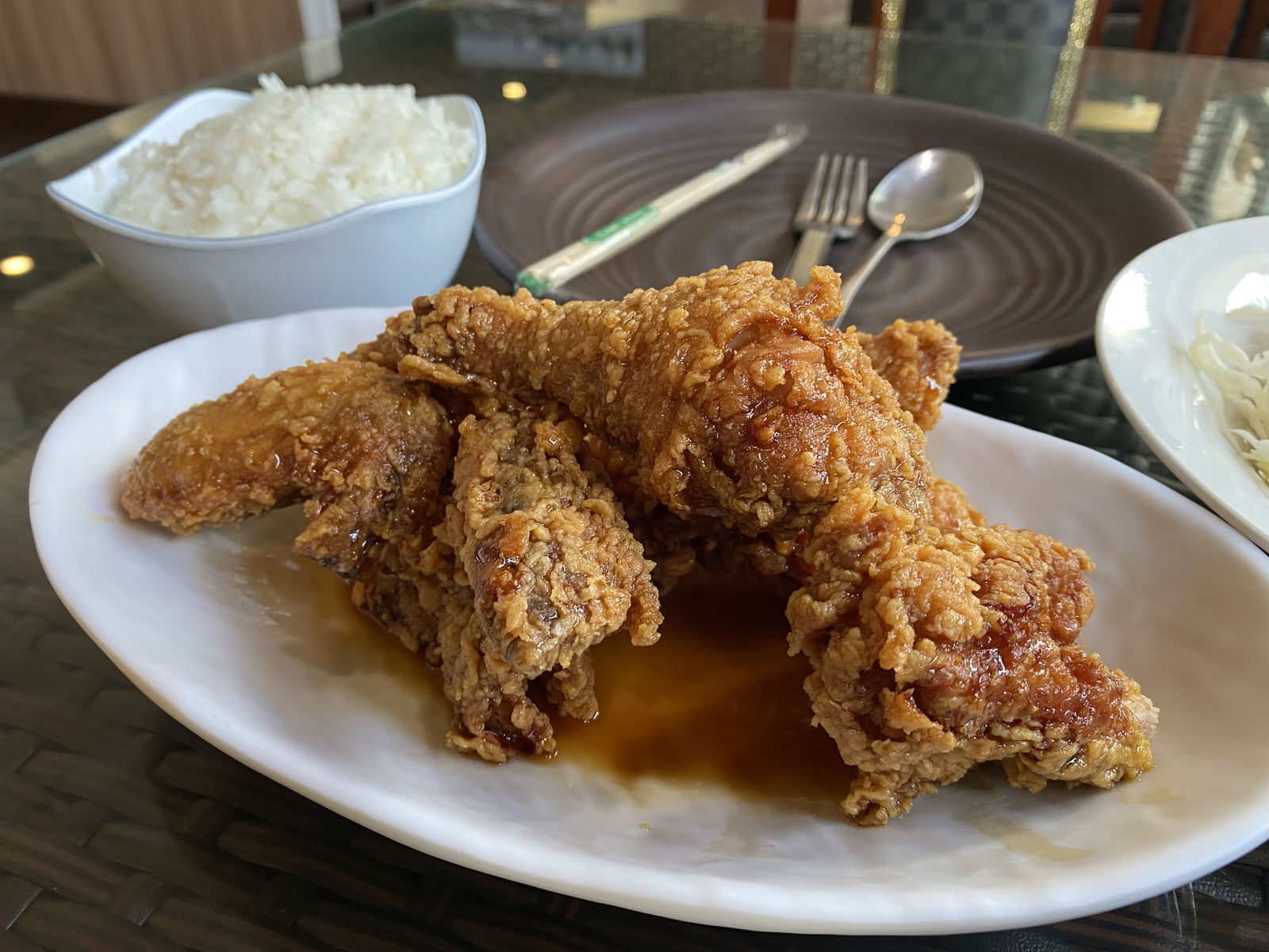 Thunder Chicken serves delectable Korean-style fried chicken.