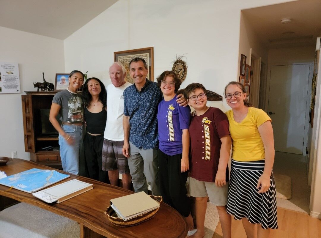 Former Saipan resident Yosh Gabaldon and family members pose for a photo with NMI Sports Hall of Famer Bill Sakovitch at his house in Hilo.