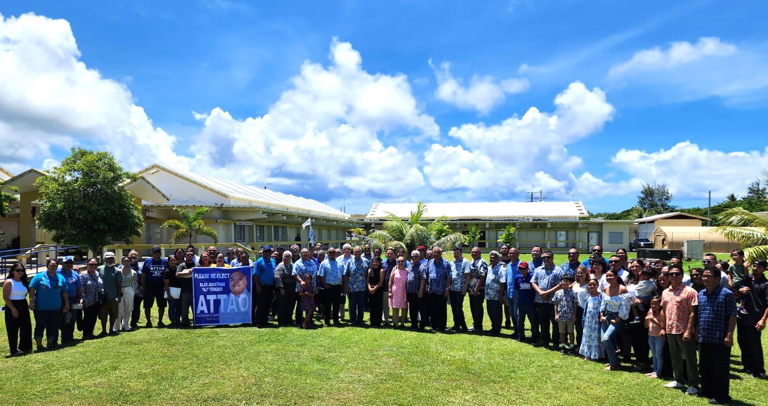 The InDem candidates and their supporters.