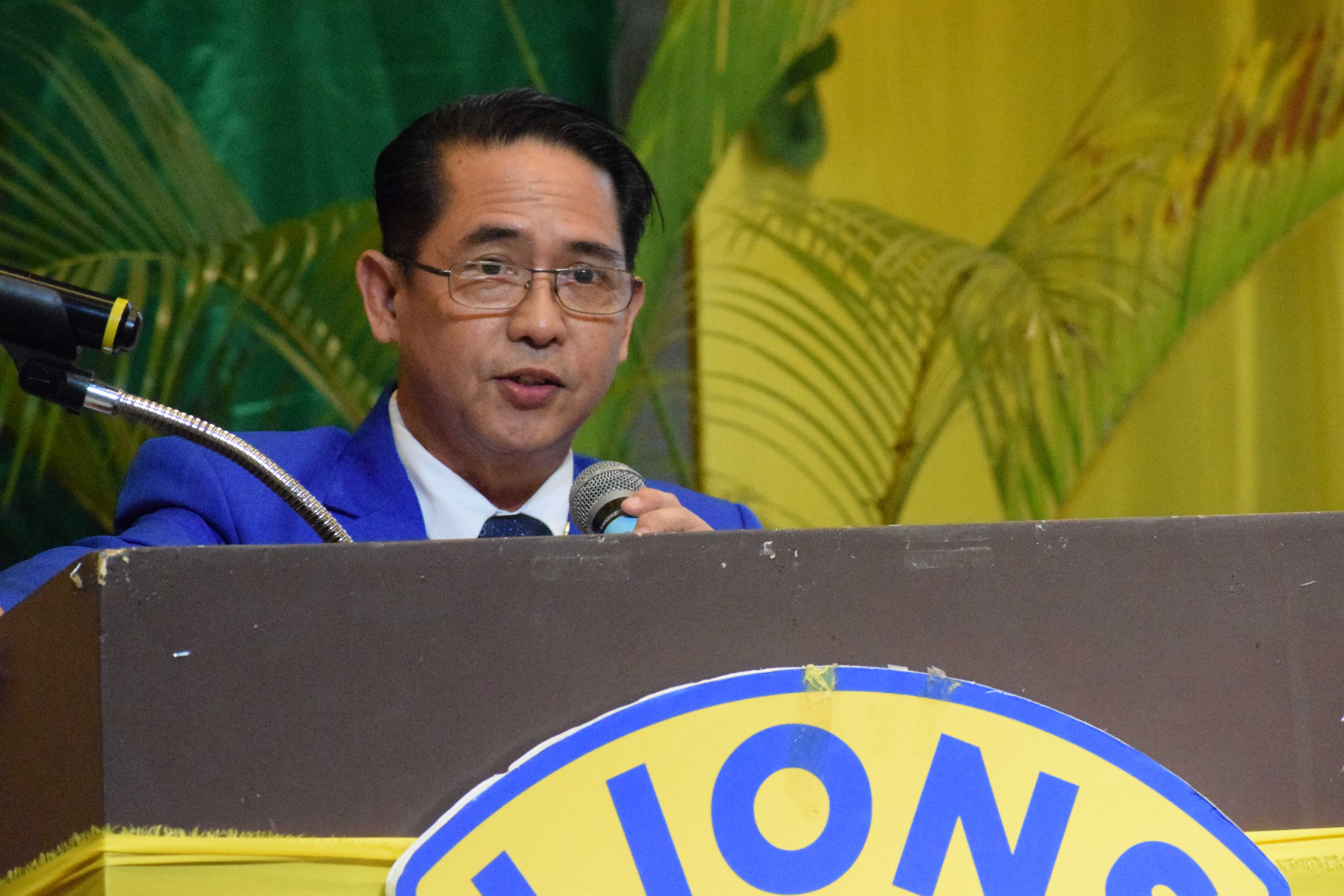 First Vice District Governor Ronaldo Hidalgo delivers his inspirational speech.