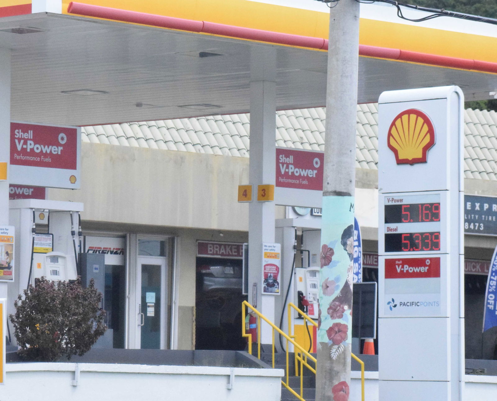 The Shell Marianas gas station on Middle Road in Gualo Rai.