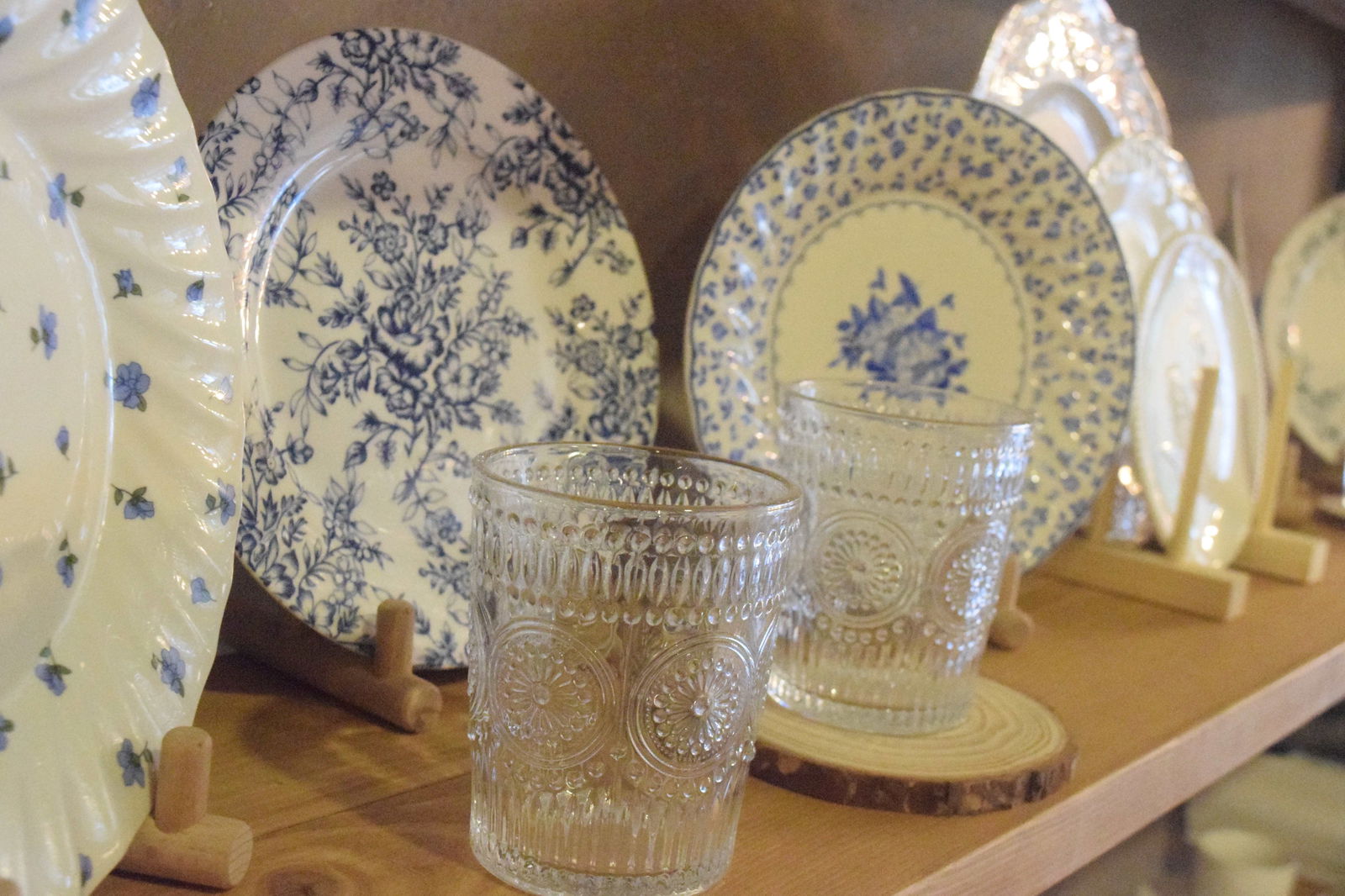 Goodies has a unique set of China.