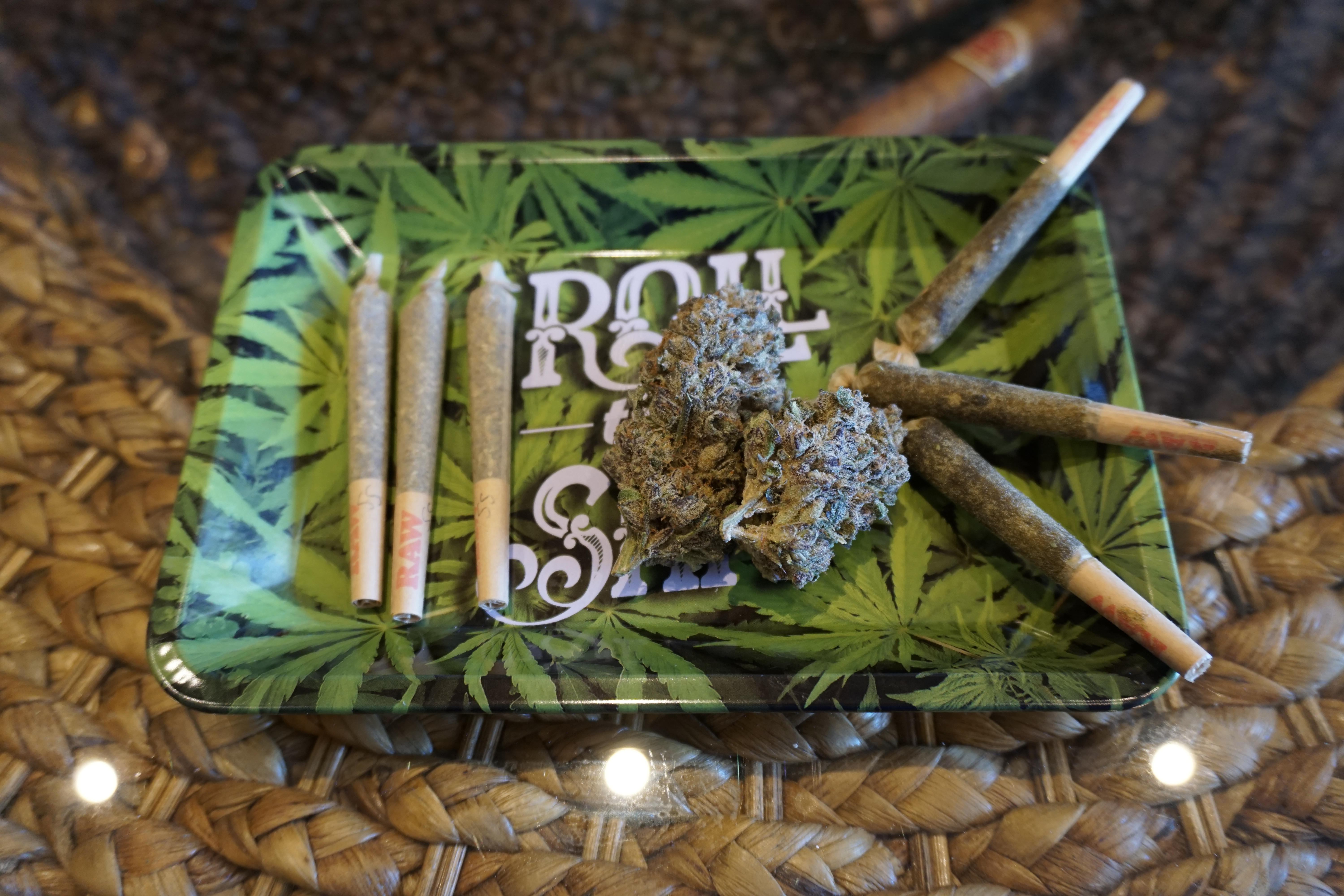 Inside their Garapan store, The Hookup offers a diverse selection of hybrid, indica, and sativa strains in various forms, including pre-rolls, Jeeter joints, and blunt-sized sprinkle joints. 