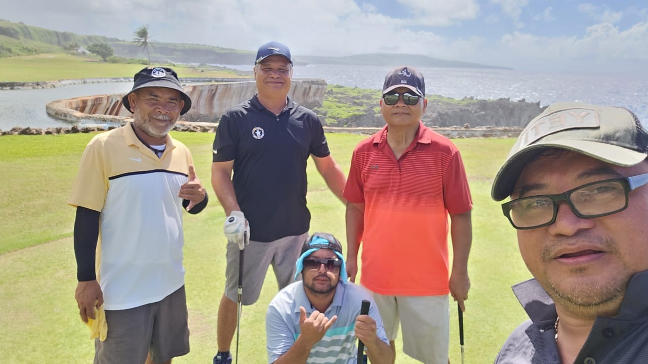 The December Ace with his fellow Pin Seeker Golf Association members.