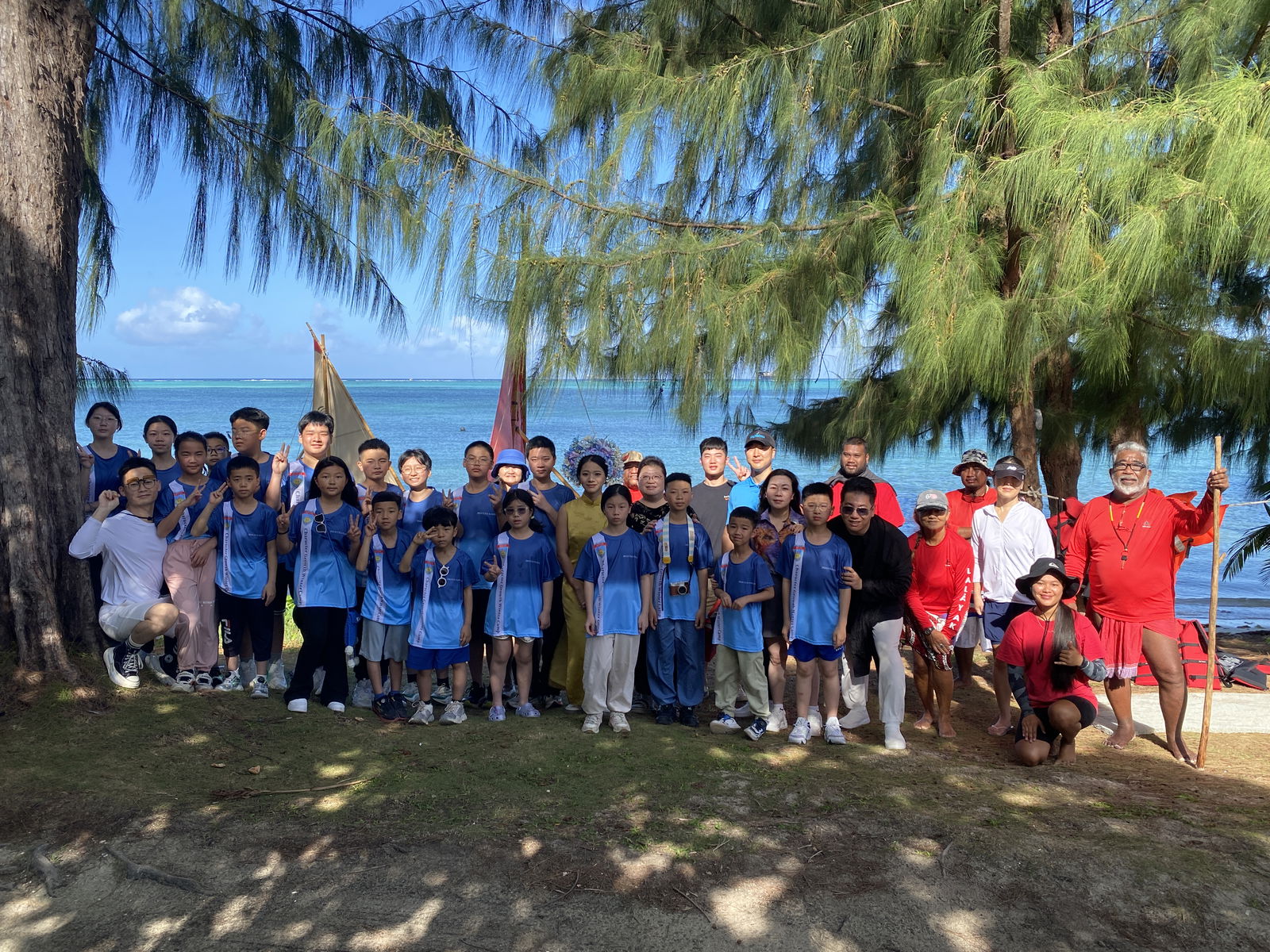 The students and 500 Sails staff.