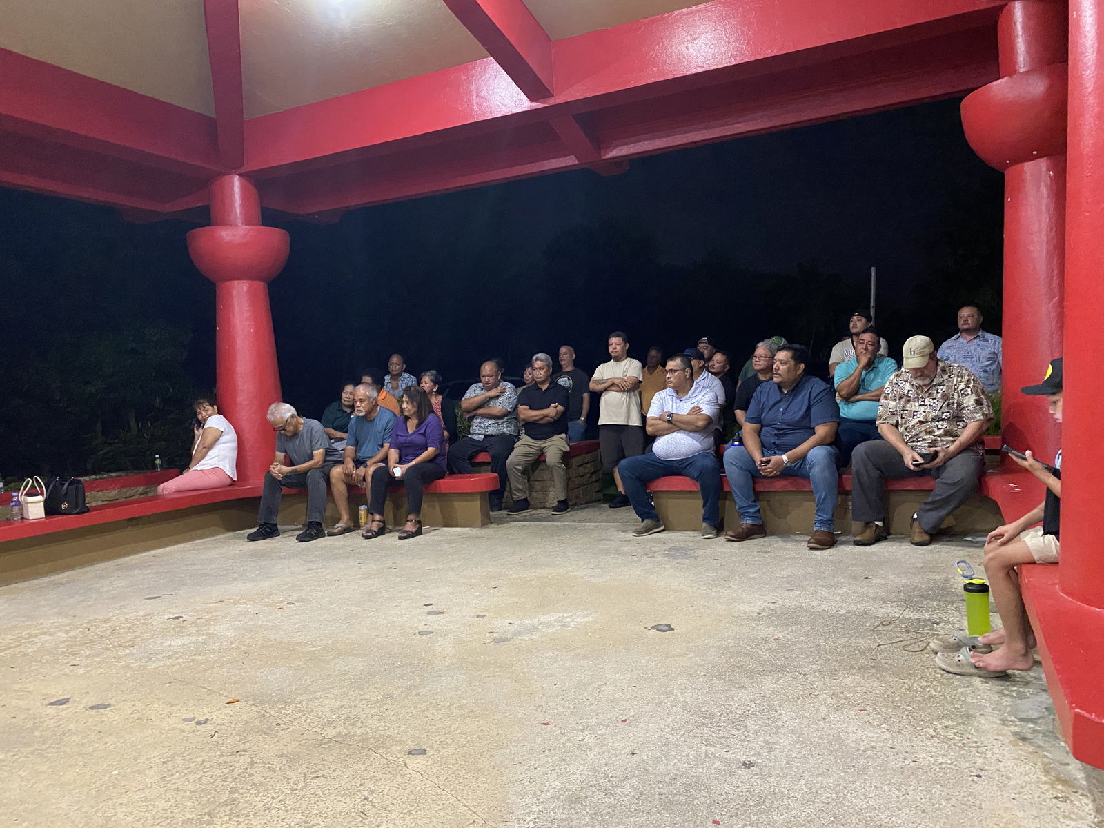 Several independent members of the House of Representatives were present at the Thursday meeting of the GOP.