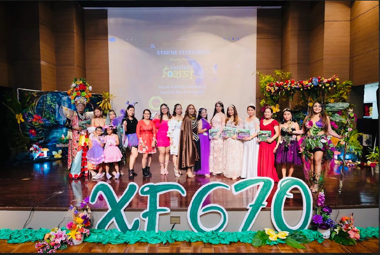 The night’s other special awardees pose for a photo.