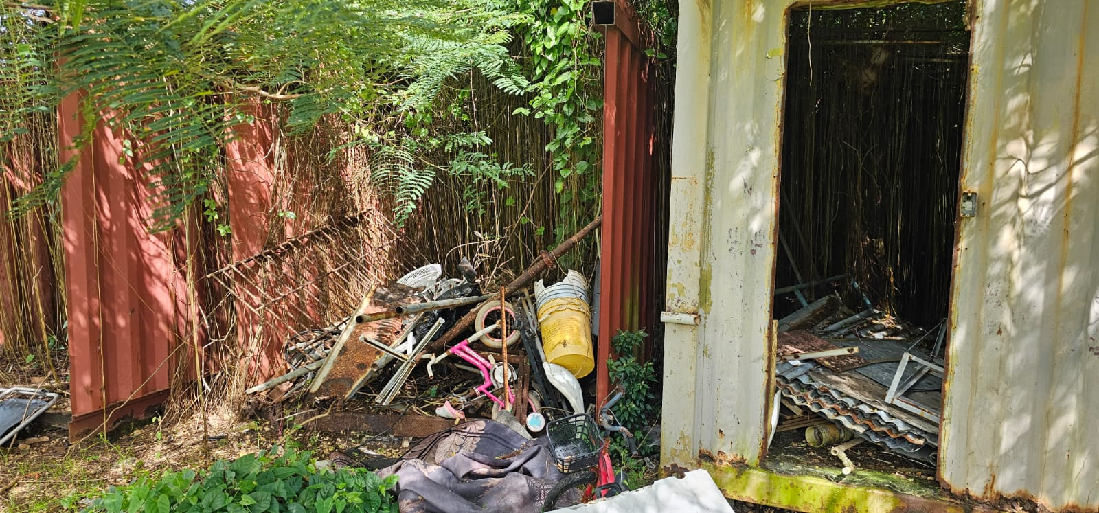 Daniel Durkin stated that the shipping containers on CIC's Dandan property pose a health concern for him and other tenants. 