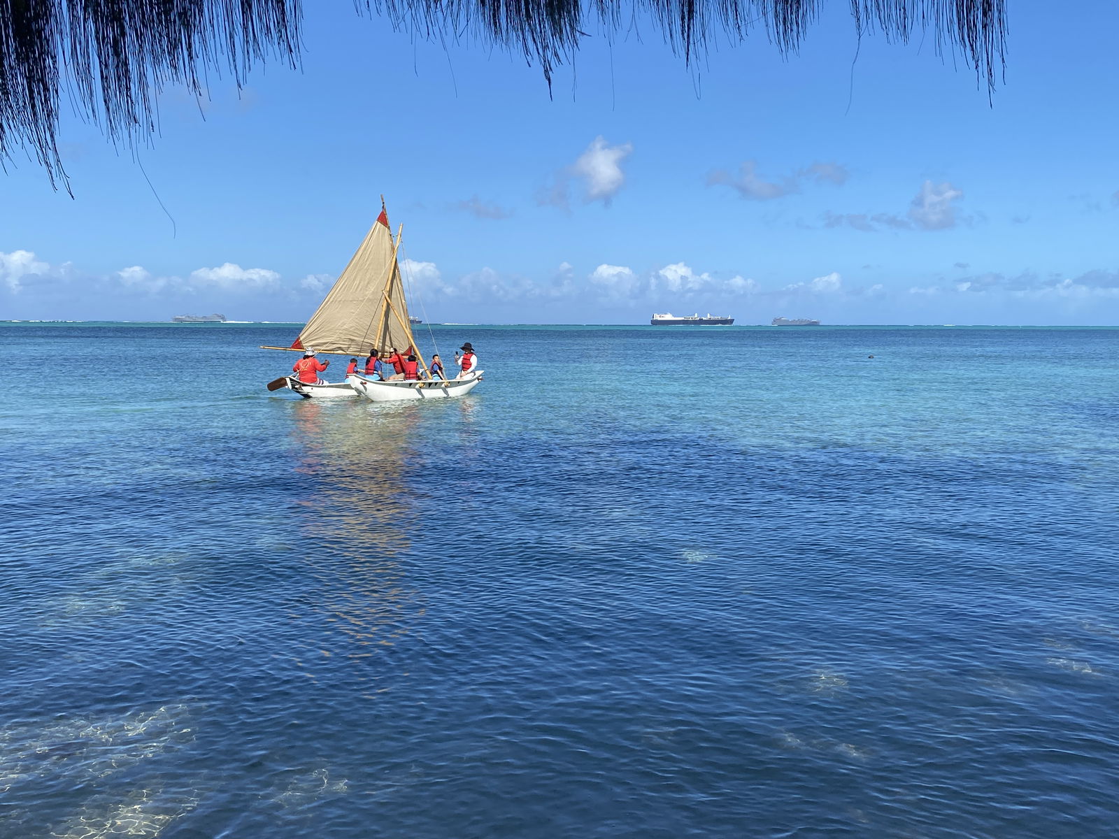 The visiting students from China and 500 Sails staff sail through the lagoon.